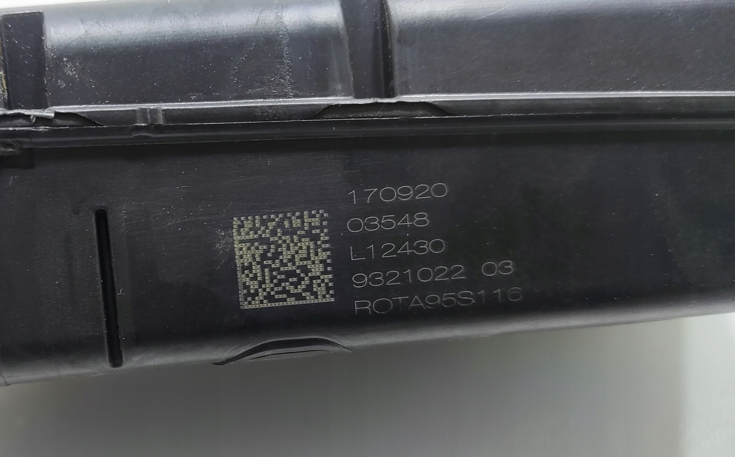 KONTAKT ROZDEĽOVAČ PRÚDU MINI COUNTRYMAN F60 2016-2020 9321022
