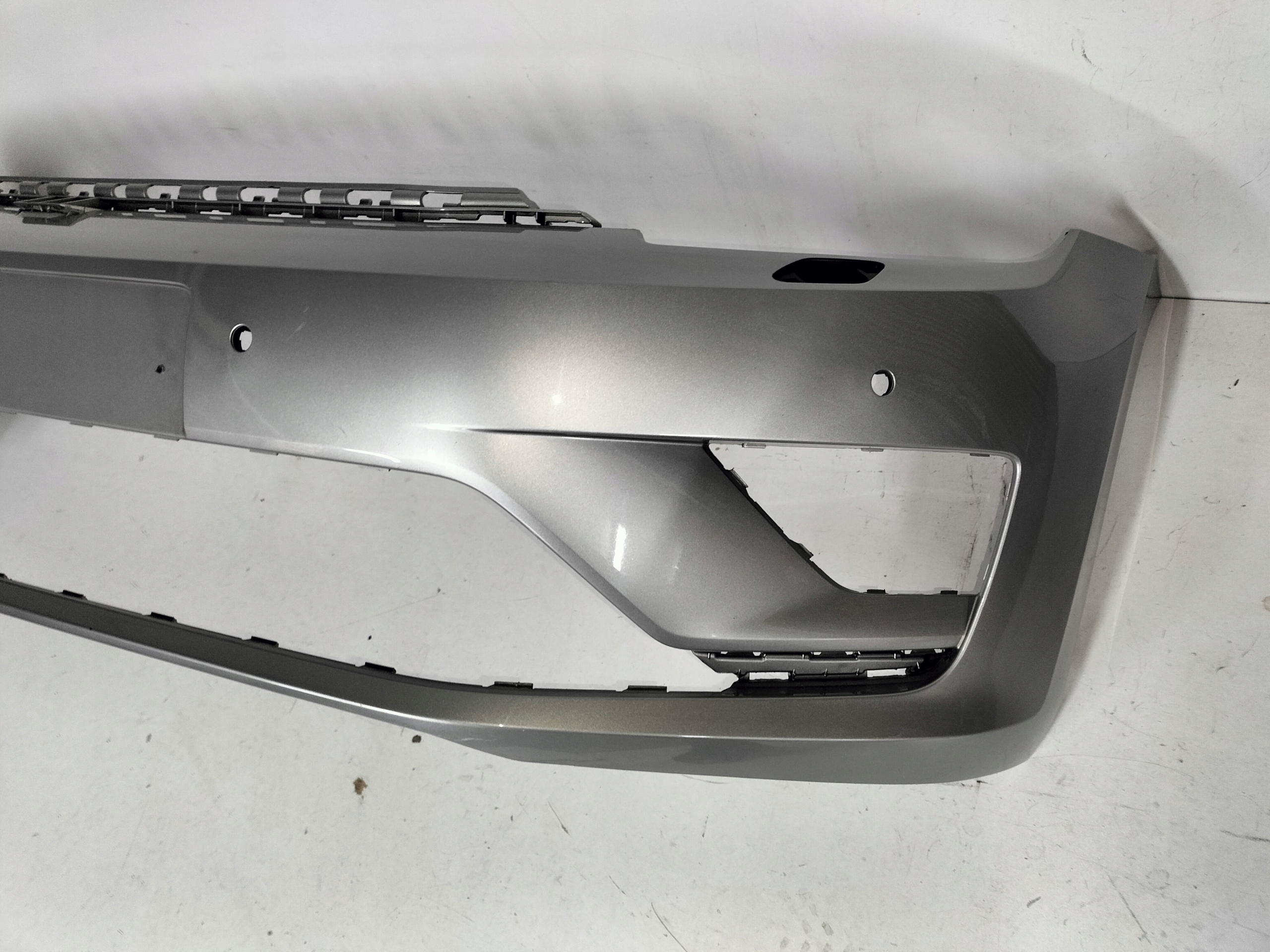 PREDNÝ NÁRAZNÍK VW GOLF VII SPORTSVAN 14-