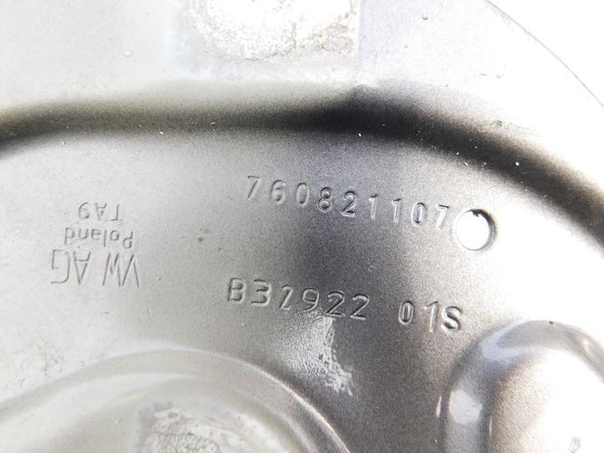 VW TOUAREG III 18- DRŽIAK ĽAVÉHO BLATNÍKA