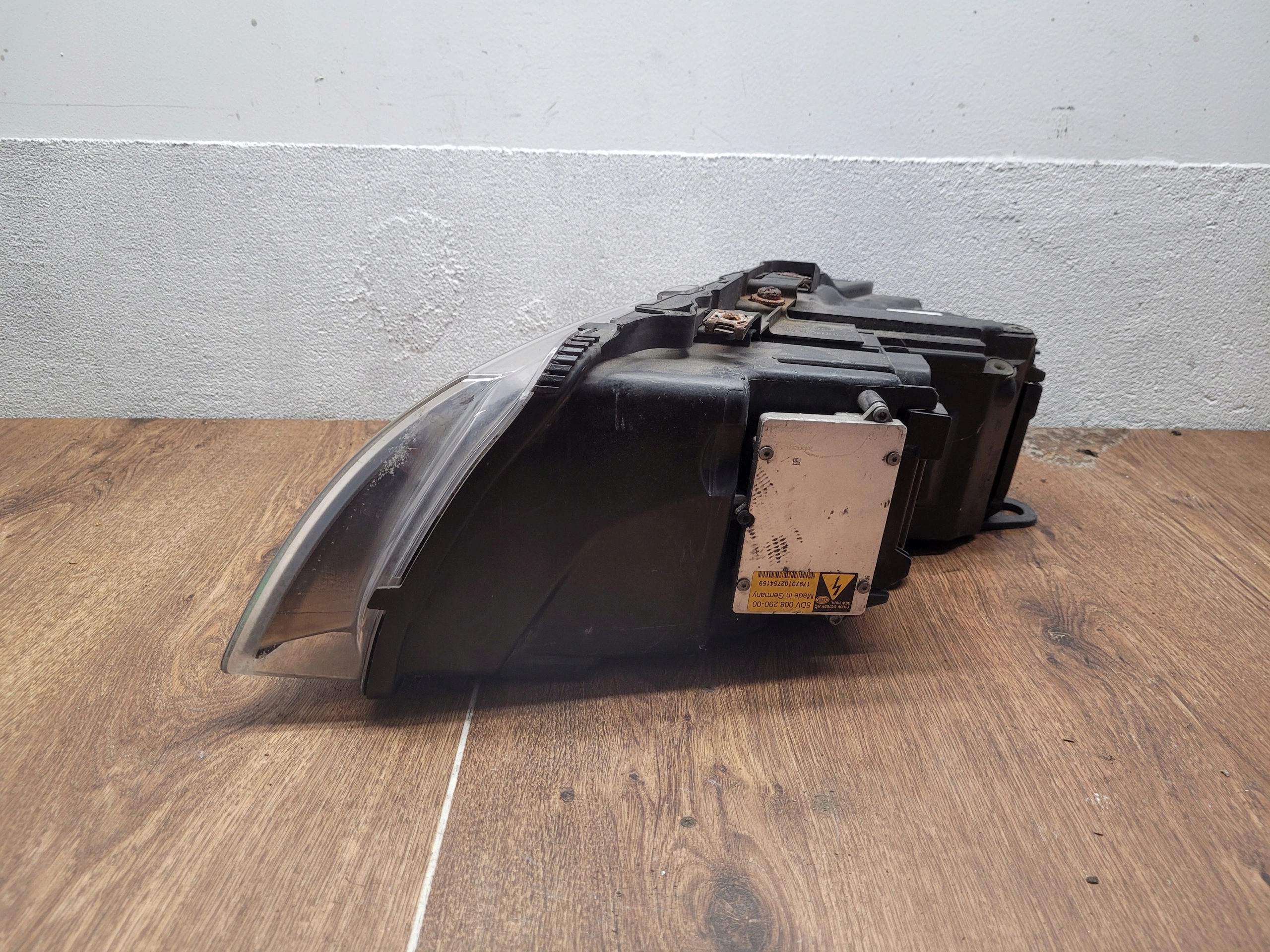 AUDI A8 D3 LIFT XENON PRAVÉ PREDNÉ SVETLO