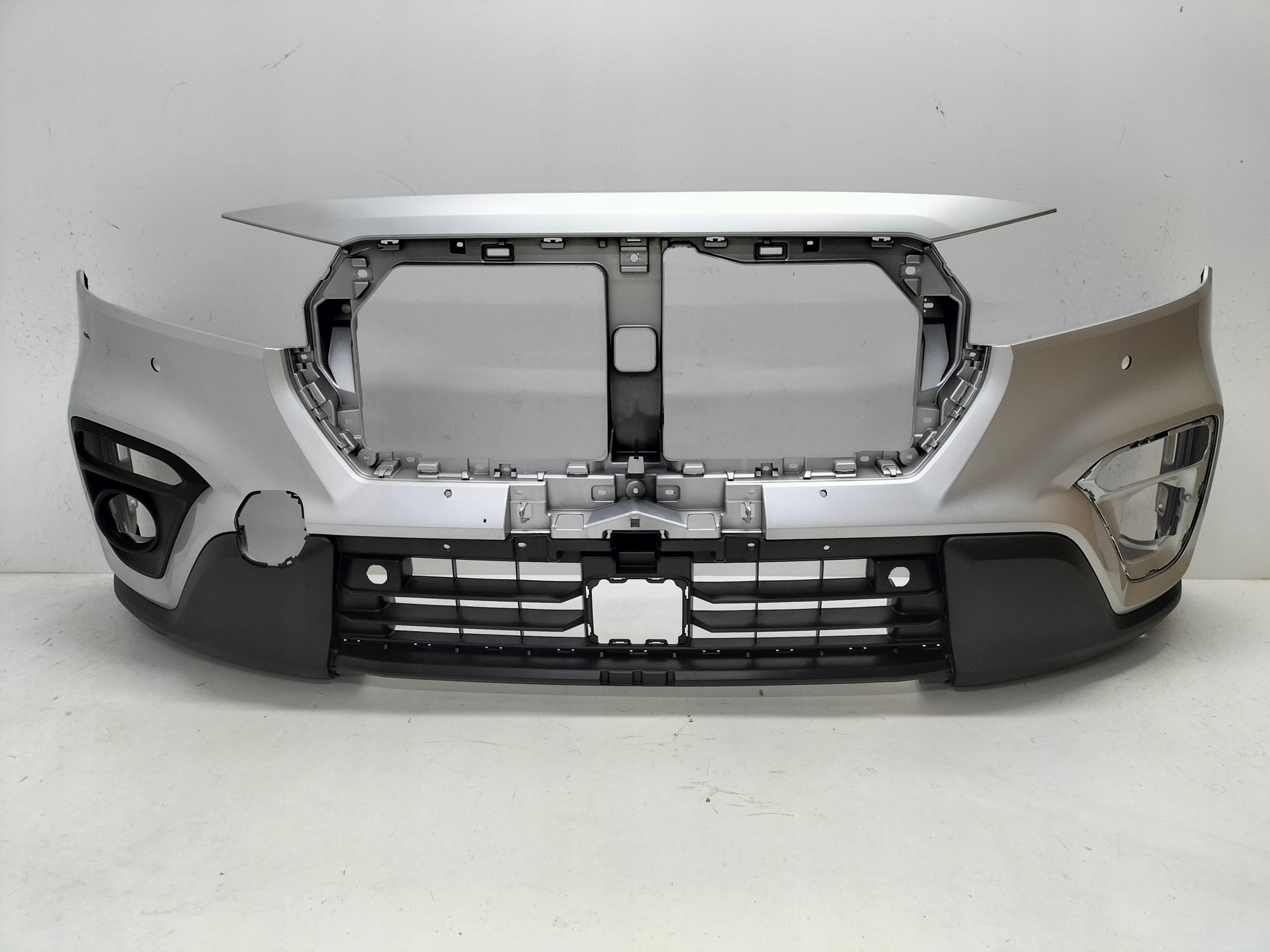 PREDNÝ NÁRAZNÍK SUZUKI S-CROSS 21-