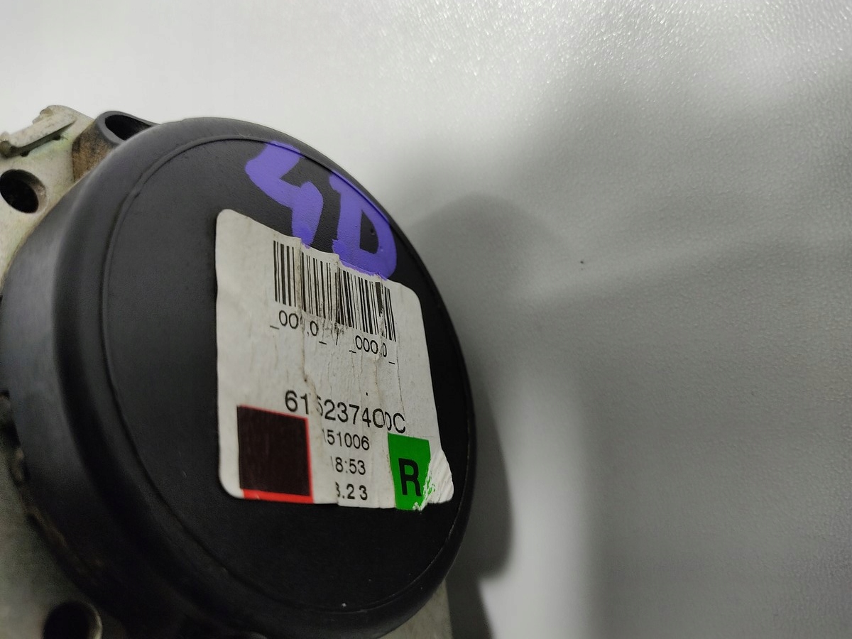 PRAVY PREDNY BEZPECNOSTNY PAS DEFENDER EVB500860PMA 615237400C 2007-14