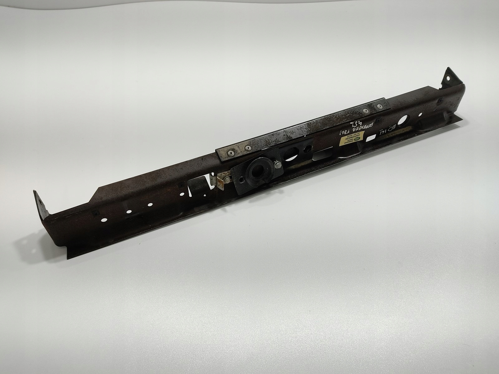 PREDNÉ ČELO VÝSTUHA LAND ROVER DEFENDER 2007-2014