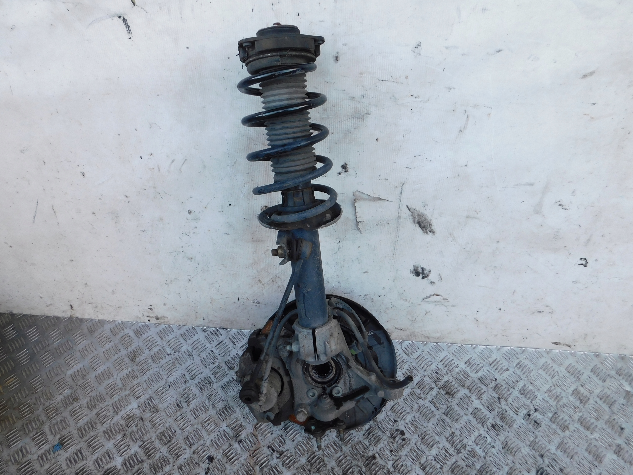 PRAVÝ OTOČ MCPHERSON VW PASSAT B6 2.0 TDI