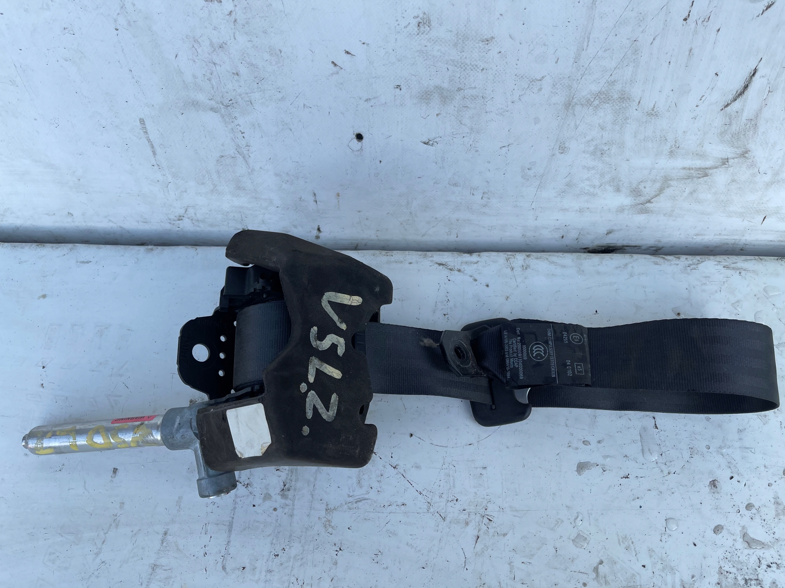 ĽAVY ZADNÝ BEZPEČNOSTNÝ PÁS VOLVO V50 04-