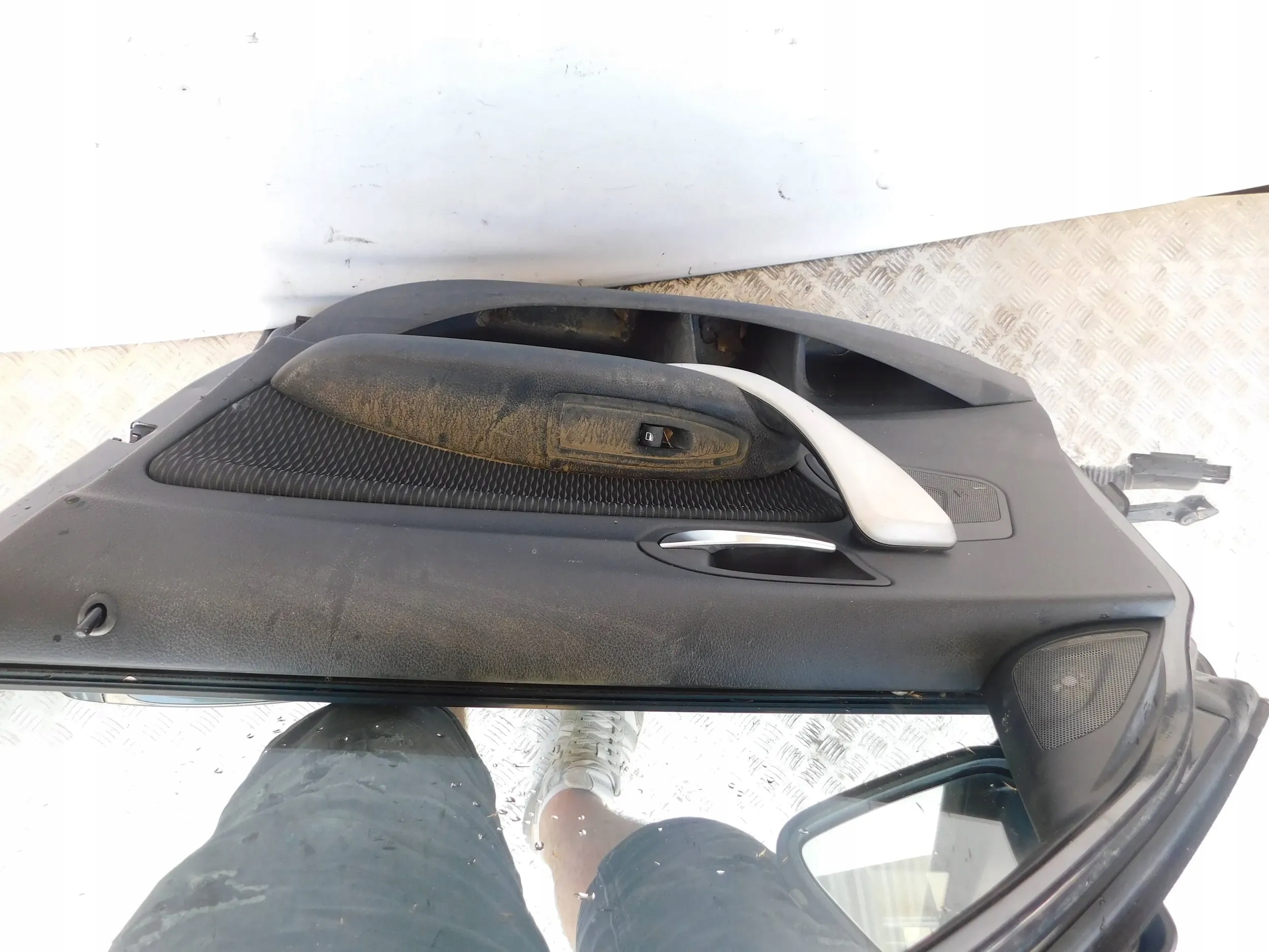 PRAVE PREDNE DVERE BMW 1 F20 B39