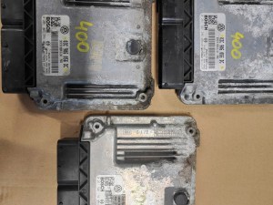 Volkswagen Passat 1.6 oe 03C906056DC 0261S02286 RIADIACA JEDNOTKA MOTORA ECU Volkswagen Passat 1.6 oe 03C906056DC 0261S02286 RIADIACA JEDNOTKA MOTORA ECU