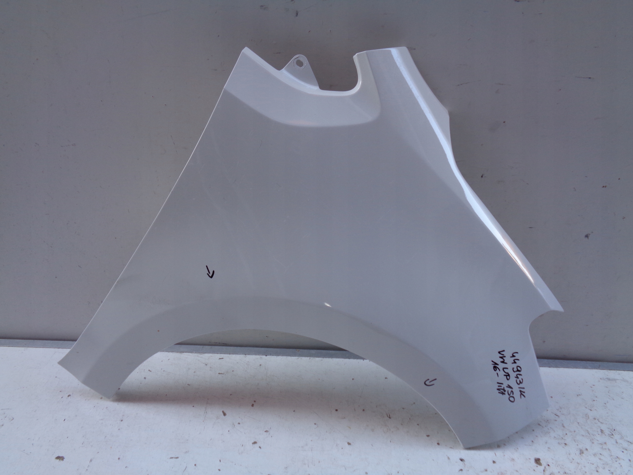 PRAVÝ PREDNÝ BLATNÍK VW UP 1S 1S0 16- LIFT NR 44943
