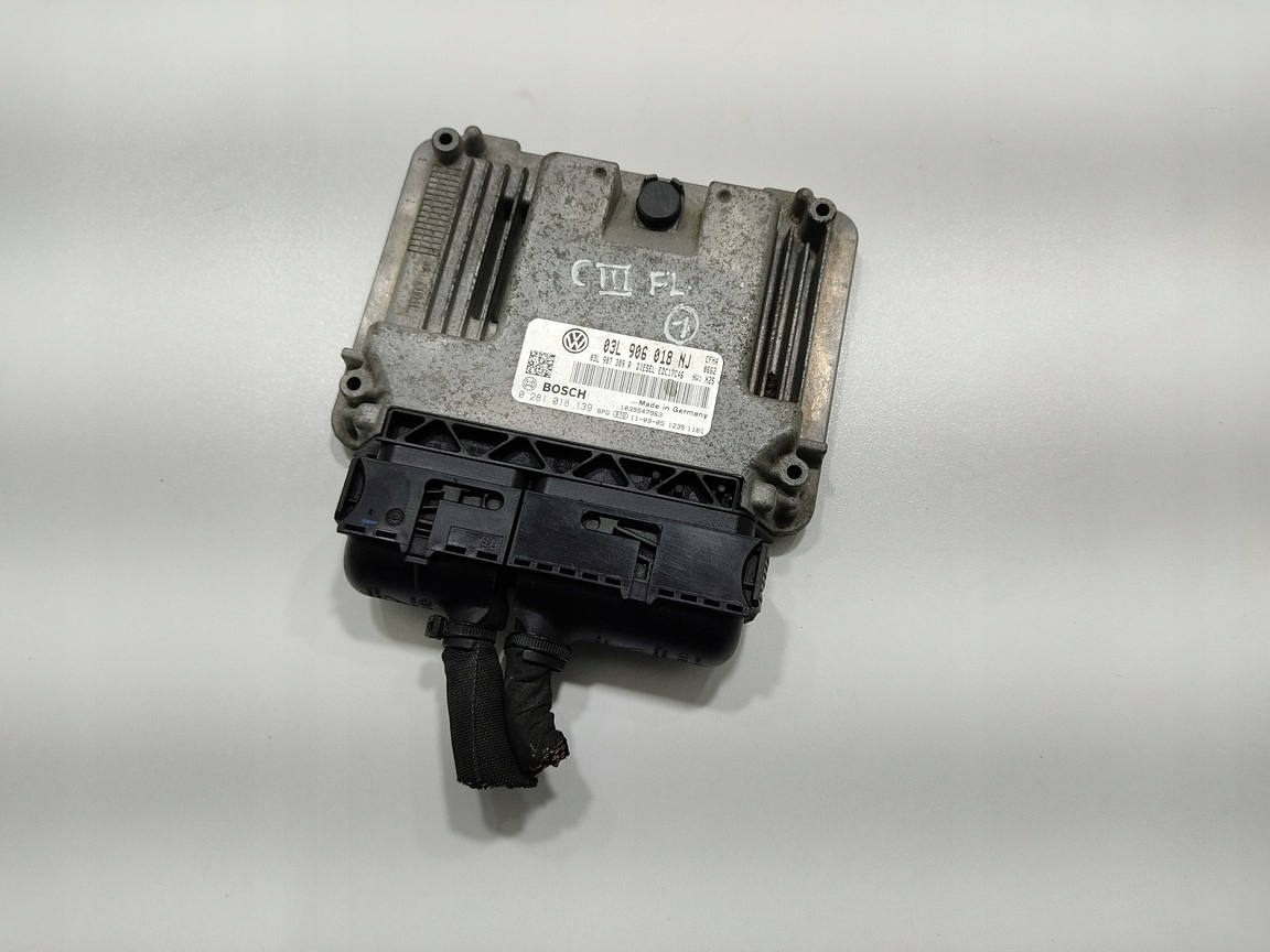 RIADIACA JEDNOTKA VOLKSWAGEN CADDY III 2.0 TDI 03L906018NJ 0281018139 11-