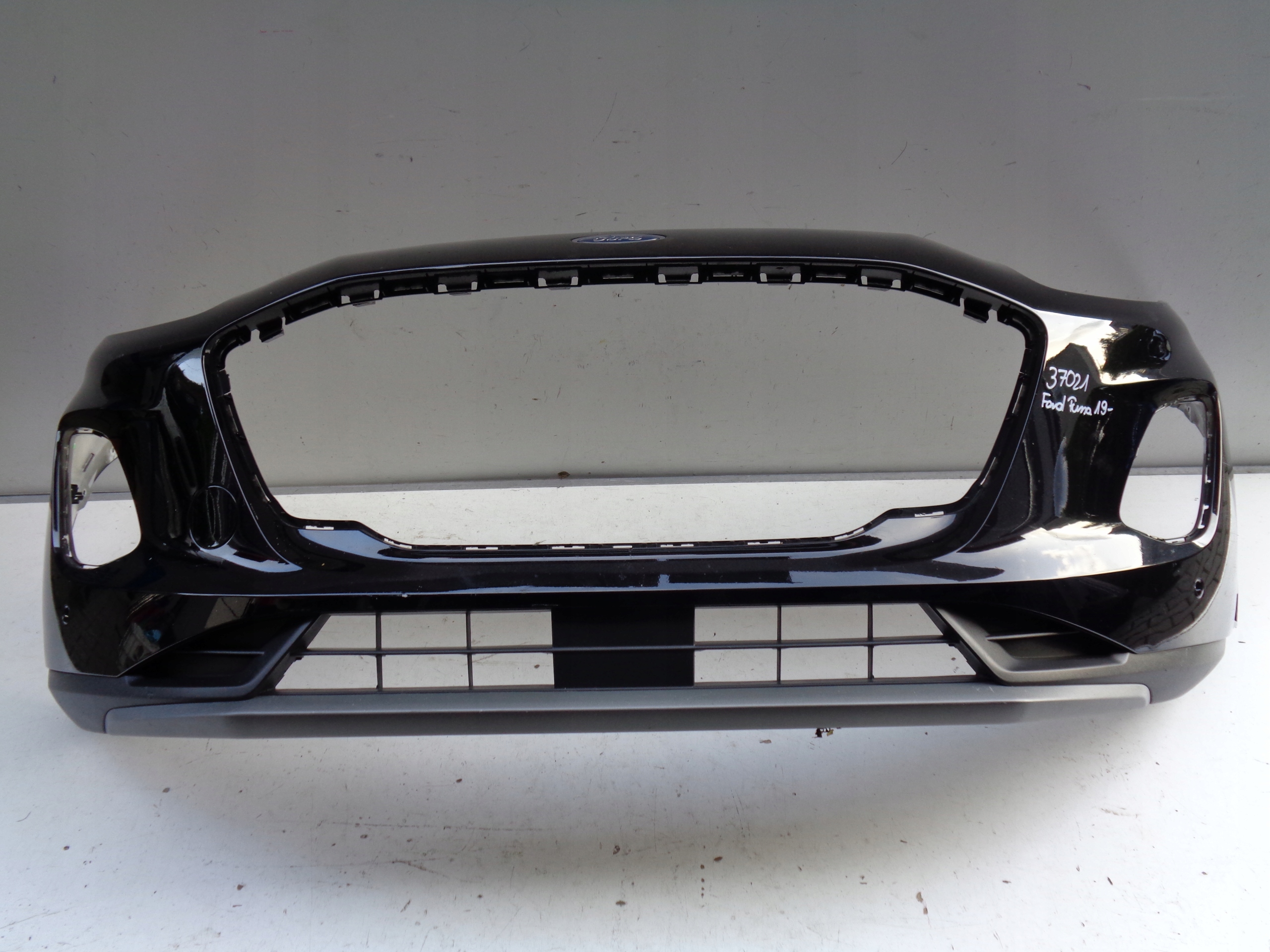 PREDNÝ NÁRAZNÍK FORD PUMA 19- NR 37021