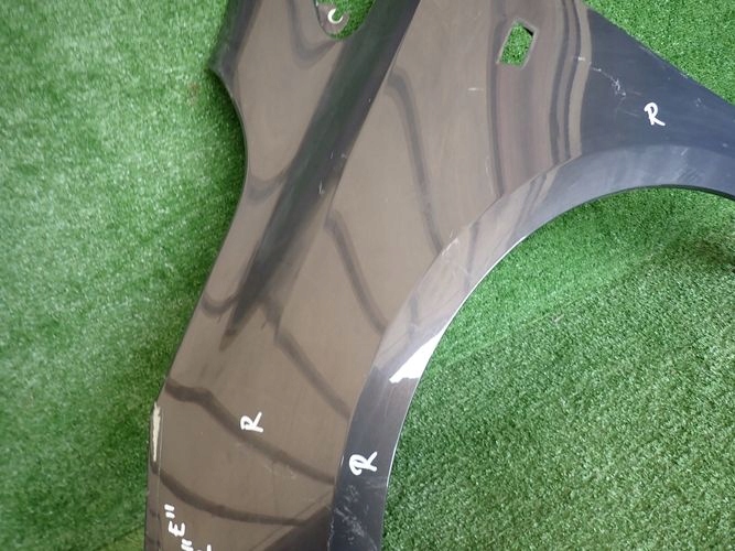 OPEL CORSA E ĽAVÝ PREDNÝ BLATNÍK