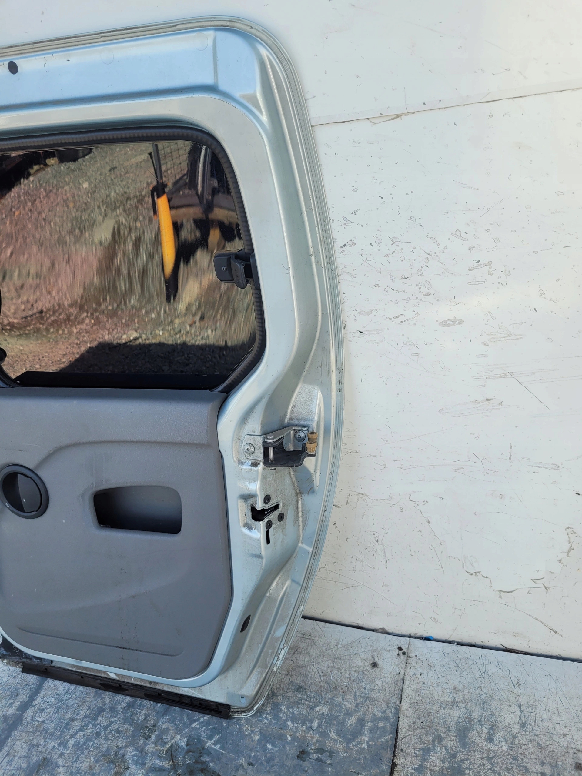 RENAULT KANGOO II 08- PRAVÉ POSUVNE DVERE + SKLO