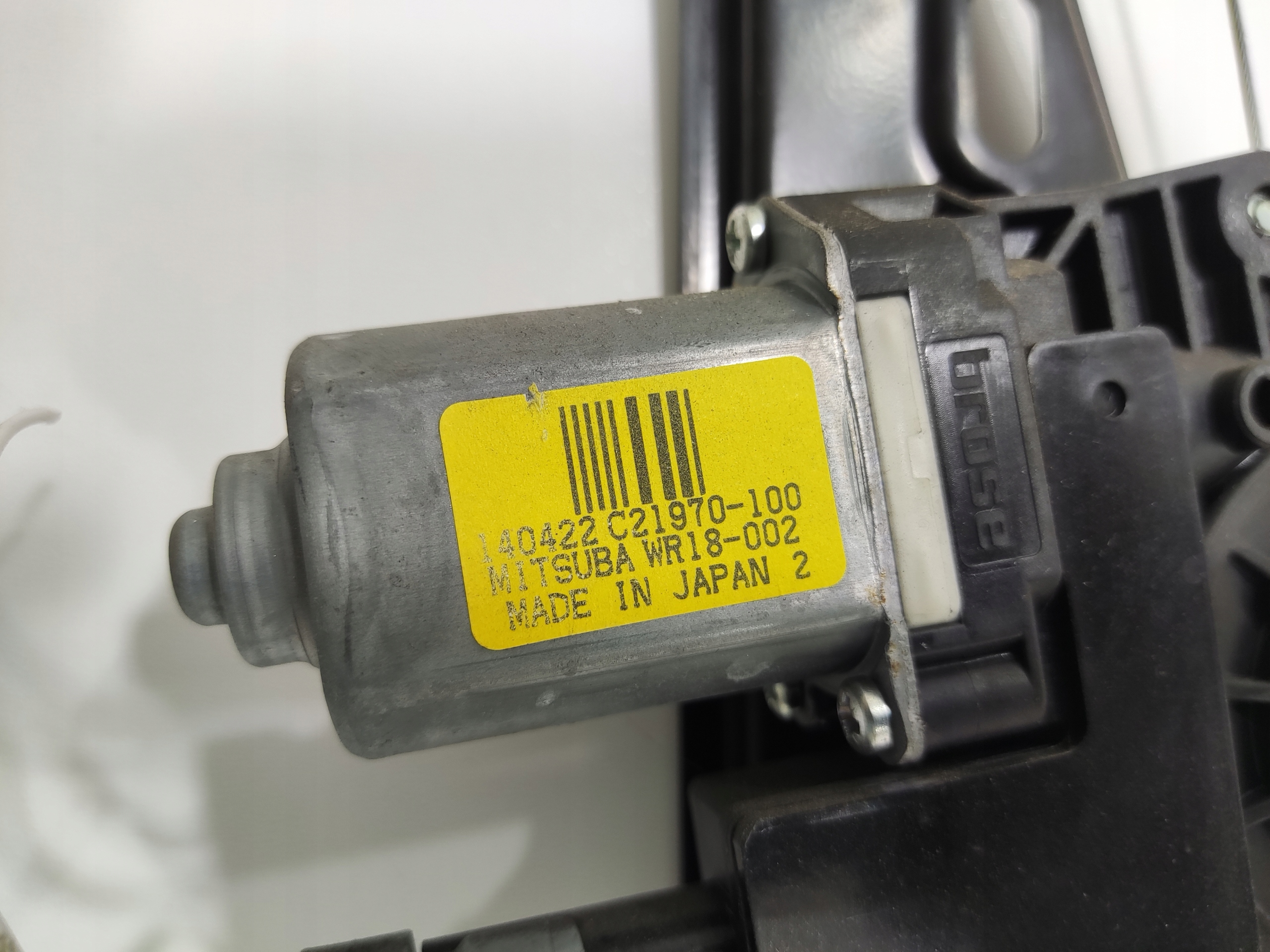 ĽAVÝ PREDNÝ MECHANIZMUS SŤAHOVANIA OKNA NISSAN PULSAR C13 807013ZL0B
