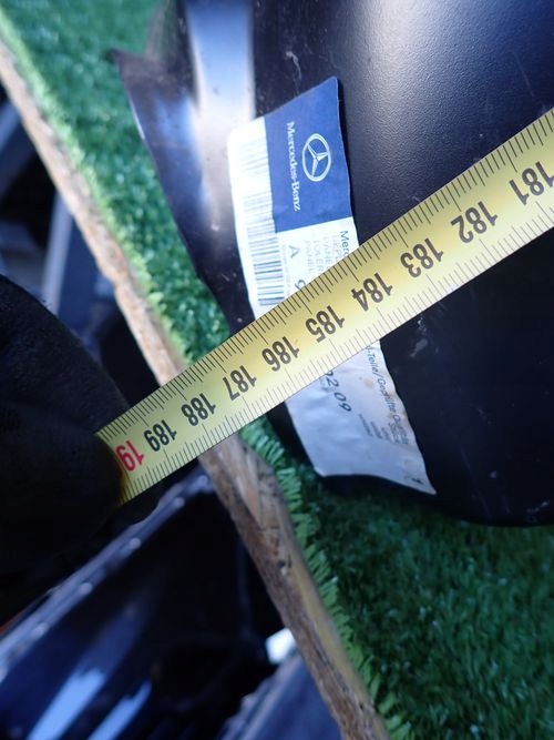 MERCEDES SPRINTER 95- PRAVÝ ZADNÝ STĹPIK