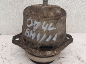 Audi Q7 4L 3.0 tdi 7L8199131A SILENBLOK DRZIAK MOTORA PRAVY Audi Q7 4L 3.0 tdi 7L8199131A SILENBLOK DRZIAK MOTORA PRAVY