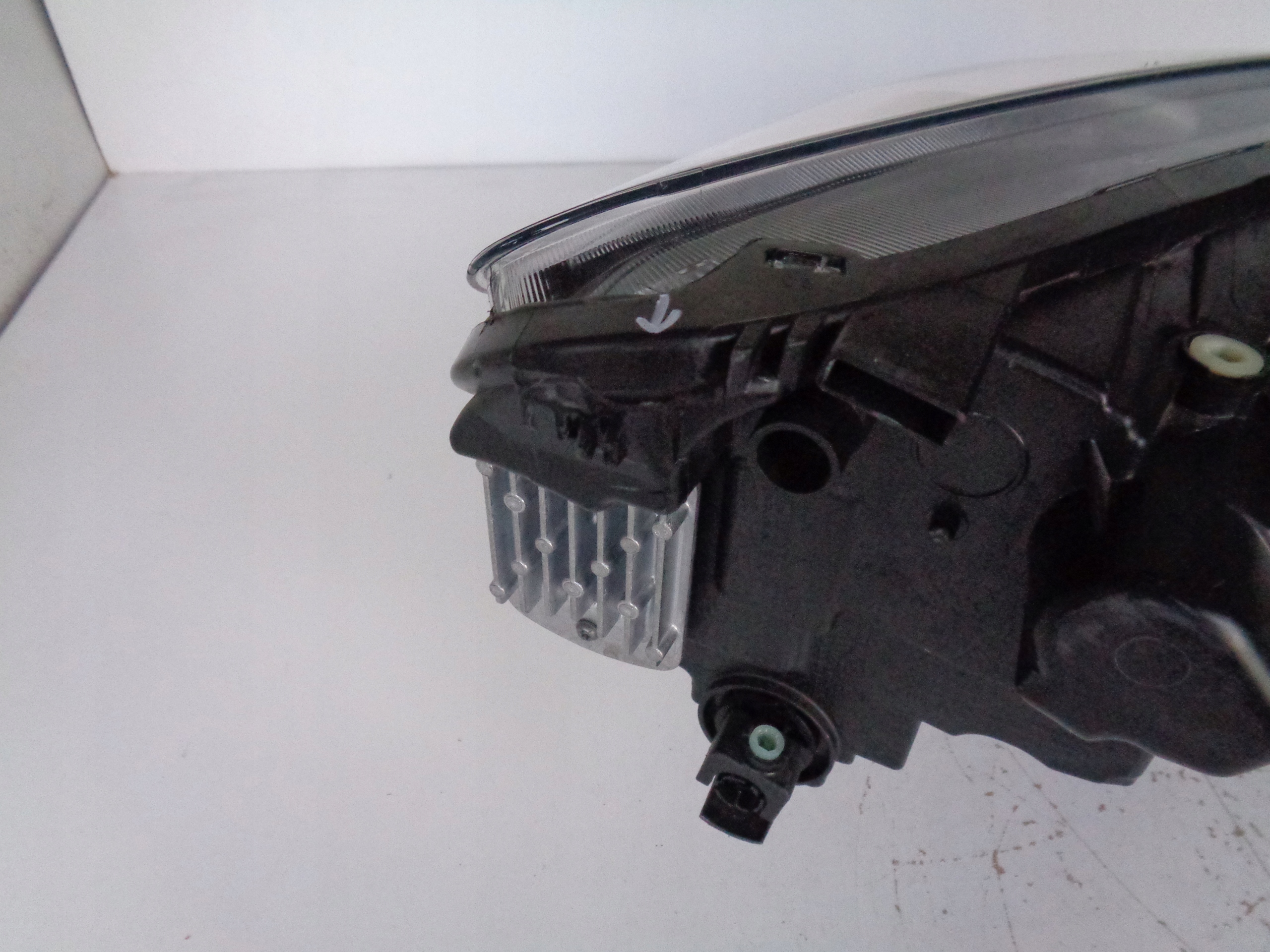 LAVE PREDNE SVETLO FORD KUGA MK3 19- FULL LED