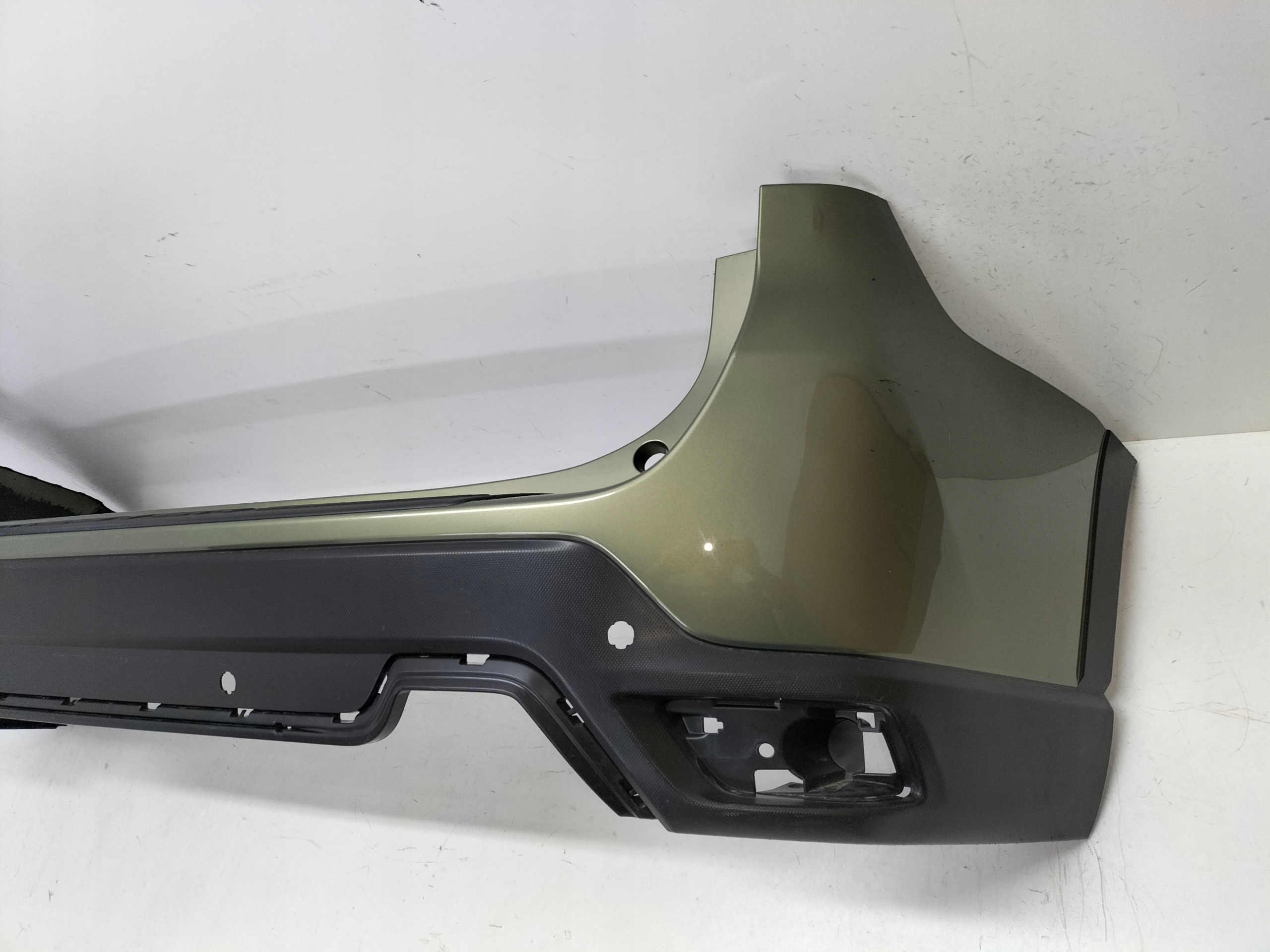 ZADNÝ NÁRAZNÍK SUBARU FORESTER 5 V 18-