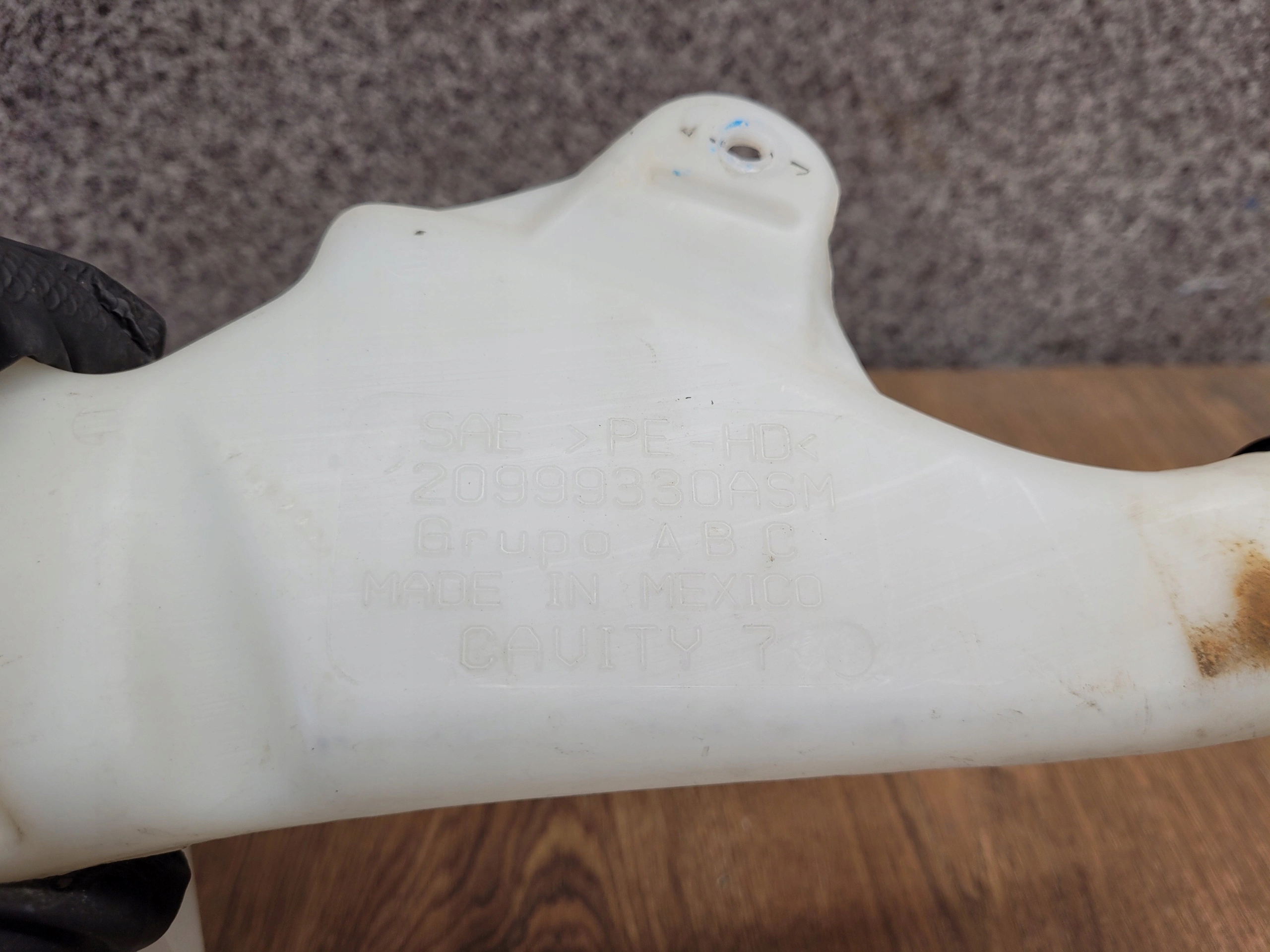 CHEVROLET SILVERADO 2007-2013 20999330ASM NÁDOBKA OSTREKOVAČOV