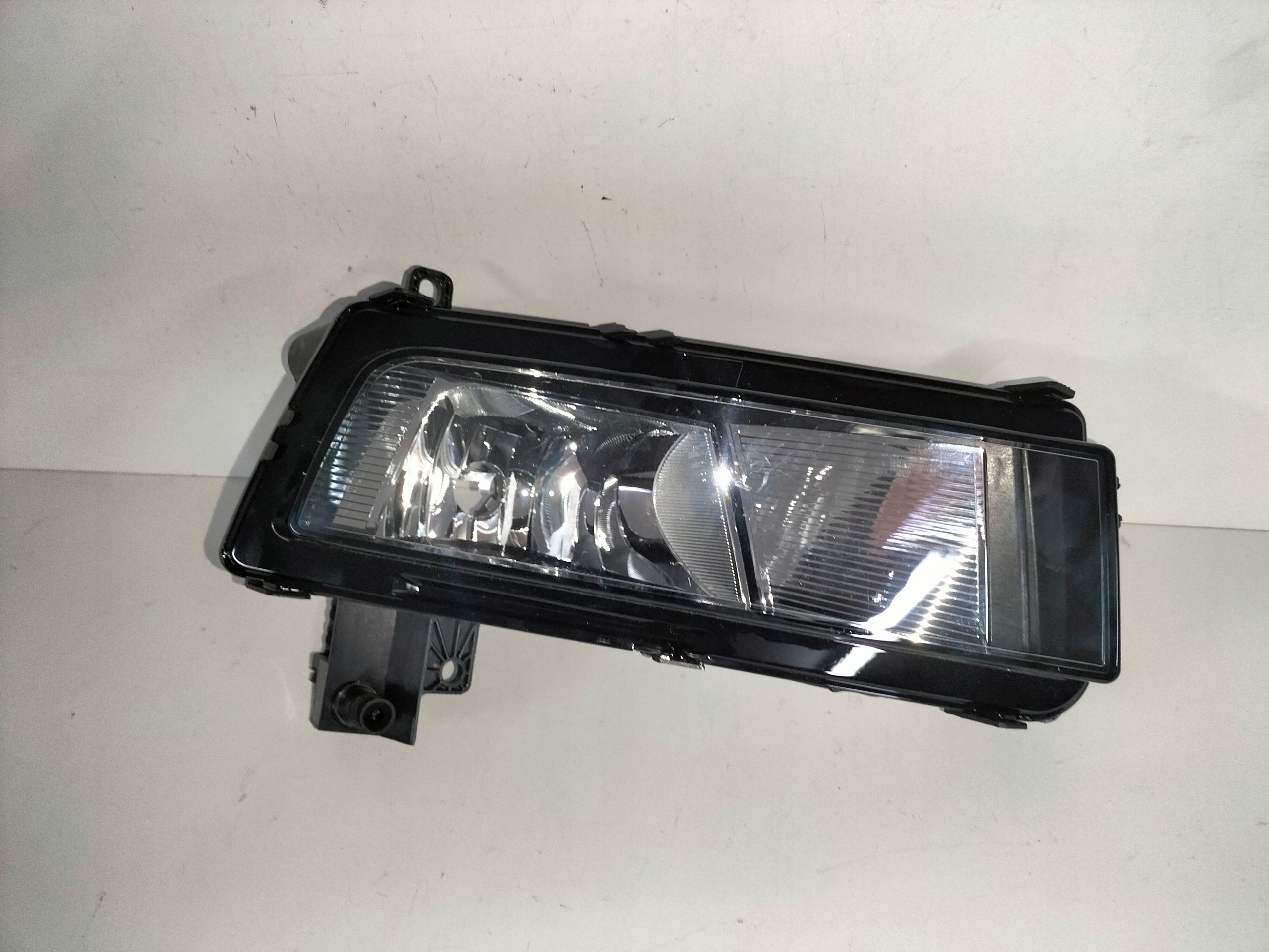 PRAVA HMLOVKA VW TOURAN III 15-