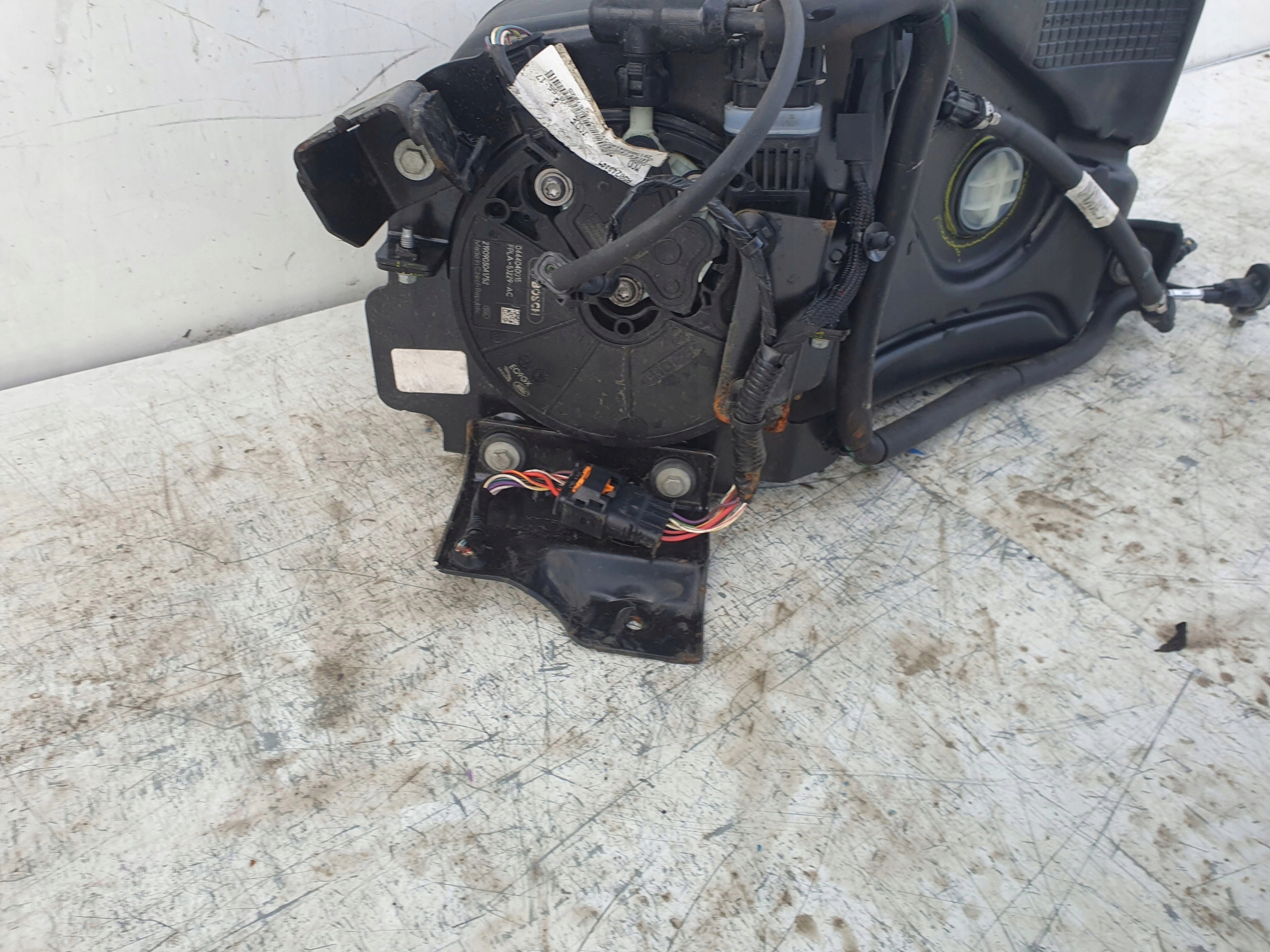 JAGUAR F PACE NADOBKA ADBLUE HK83-5J228-A