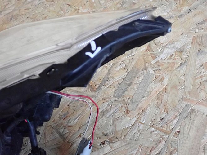 SUBARU XV 11- PRAVE PREDNE SVETLO