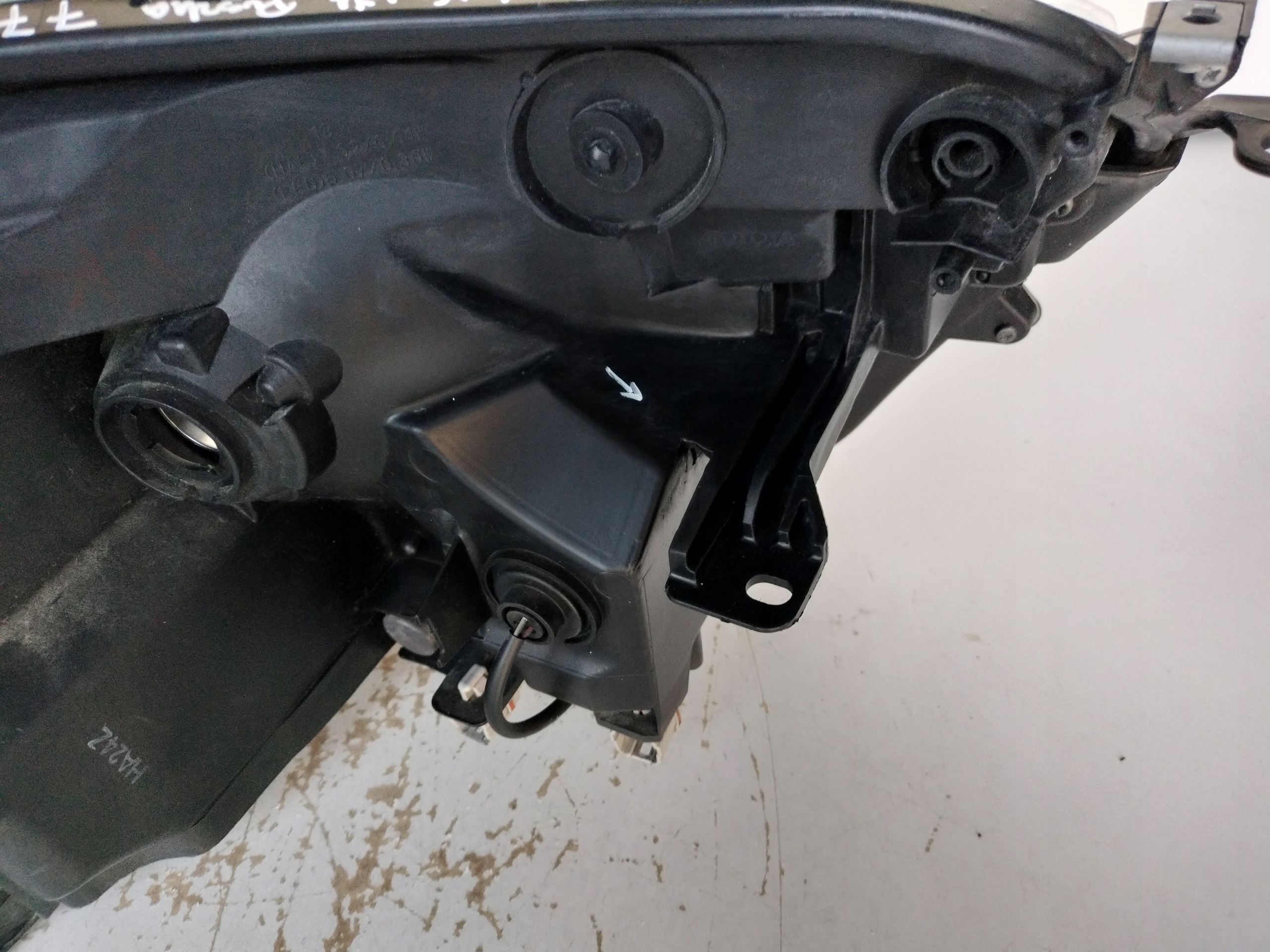 LAVE PREDNE SVETLO TOYOTA RAV 4 16- LIFT LED
