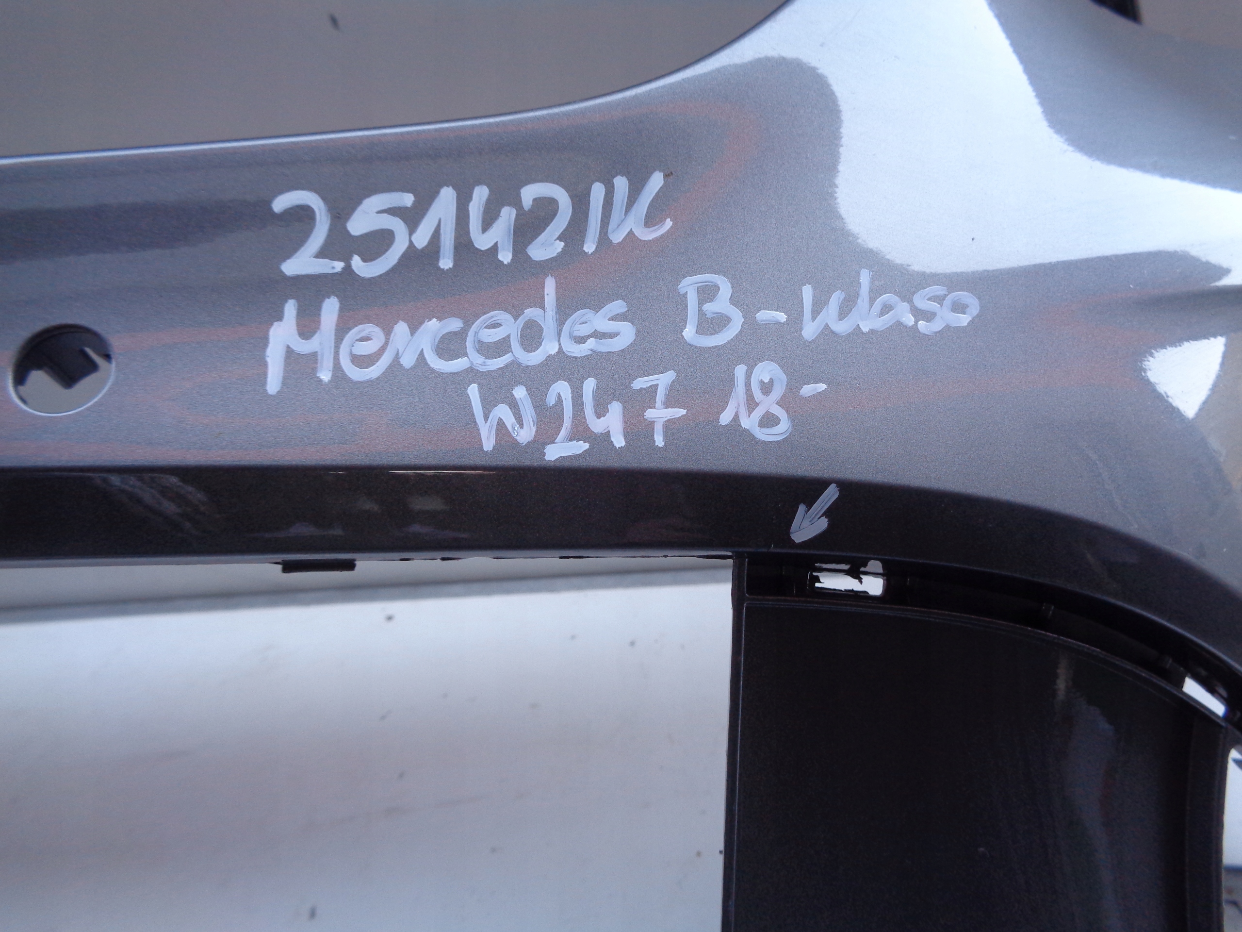 PREDNÝ NÁRAZNÍK MERCEDES B-KLASA W247 18- NR 25142
