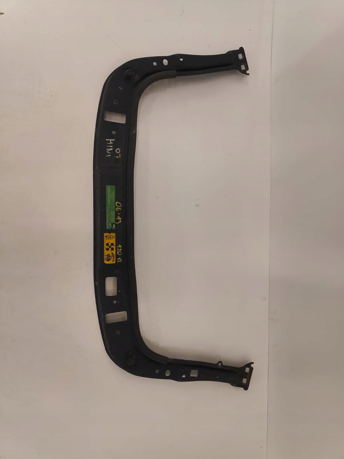 Mini 06-13 oe 2751260-05 VÝSTUHA HORNÁ