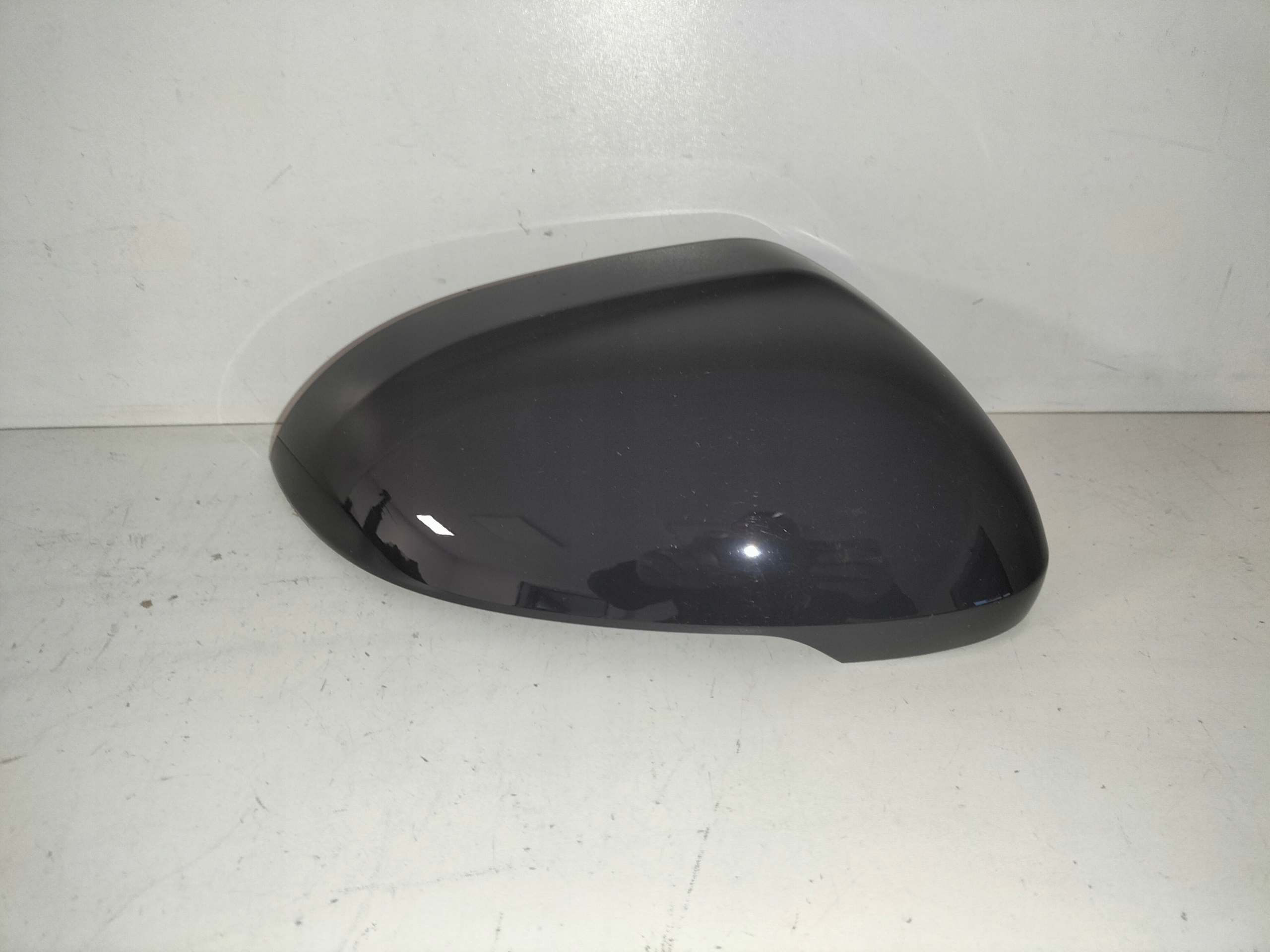 OBAL PRAVÉHO ZRKADLA VW PASSAT B8 14-
