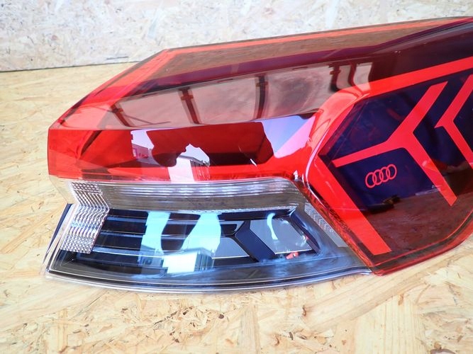 AUDI Q4 E-TRON LED PRAVE ZADNE SVETLO 89A945070