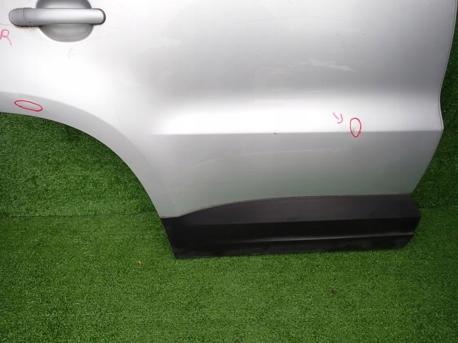 VW TIGUAN I 08-15 PRAVE ZADNE DVERE