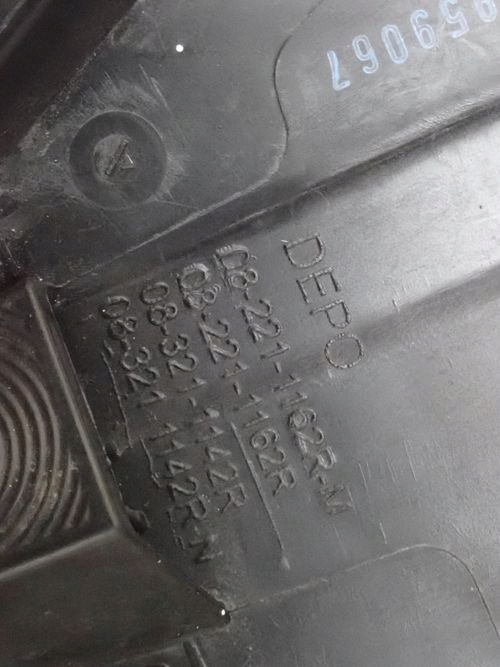 HYUNDAI ELANTRA 10-13 PRAVE PREDNE SVETLO DEPO NÁHRADA