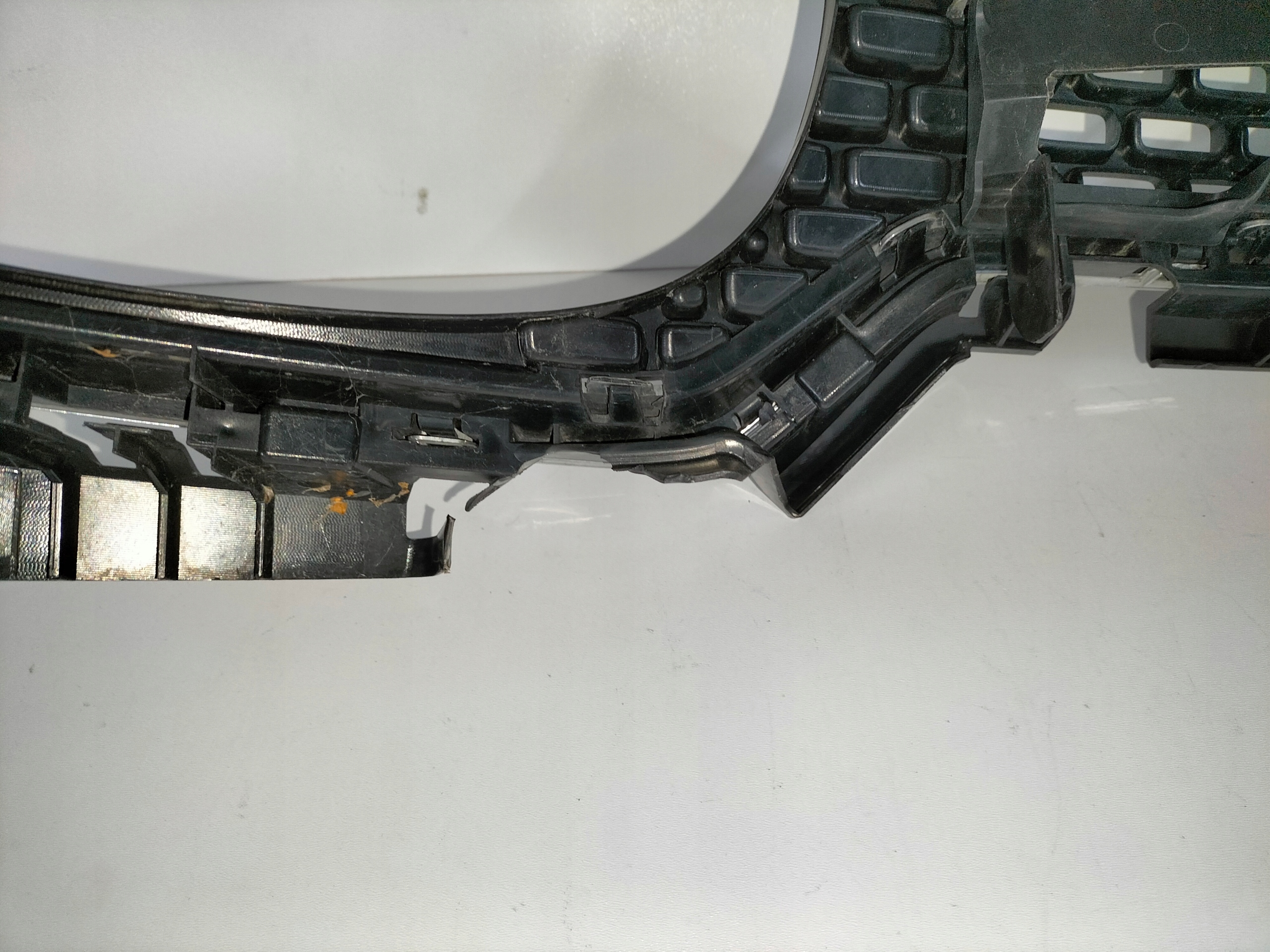 MRIEZKA LISTA SUZUKI IGNIS III 16-