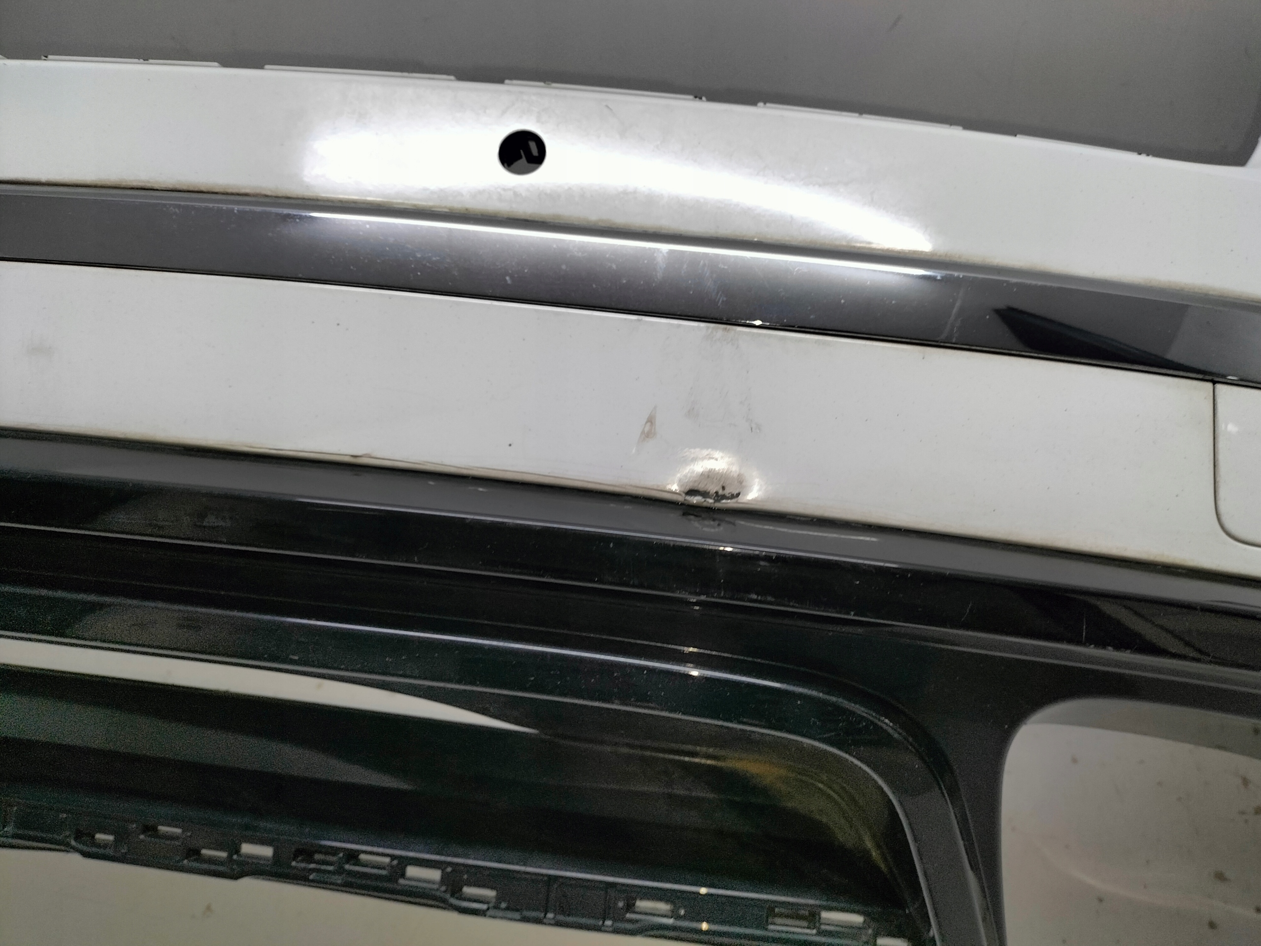 ZADNÝ NÁRAZNÍK VW TOUAREG 7P LIFT 14-18 R-LINE