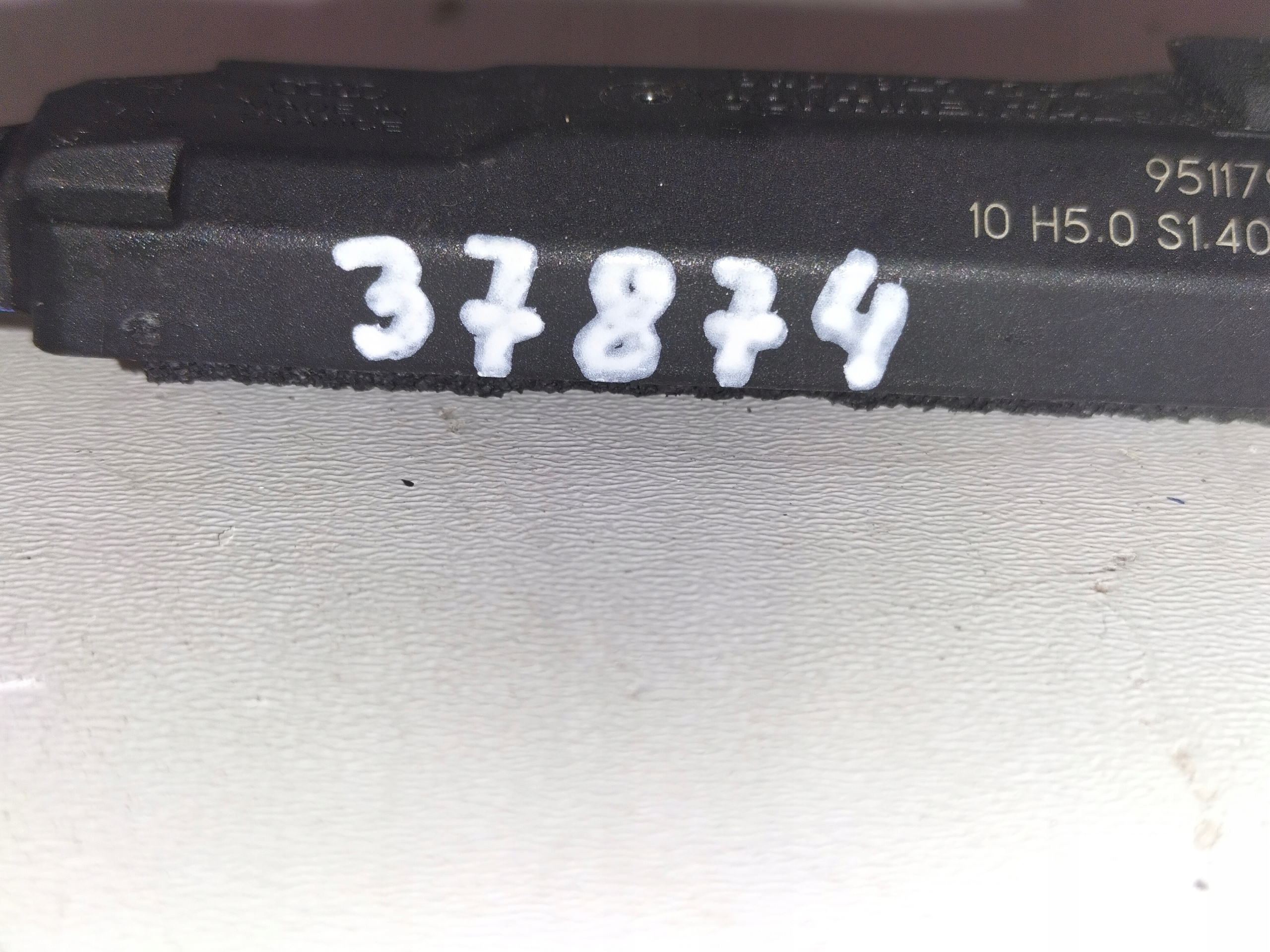 CIDLO KLUCKY KEYLESS SVETLOy AUDI A4 B9 15-