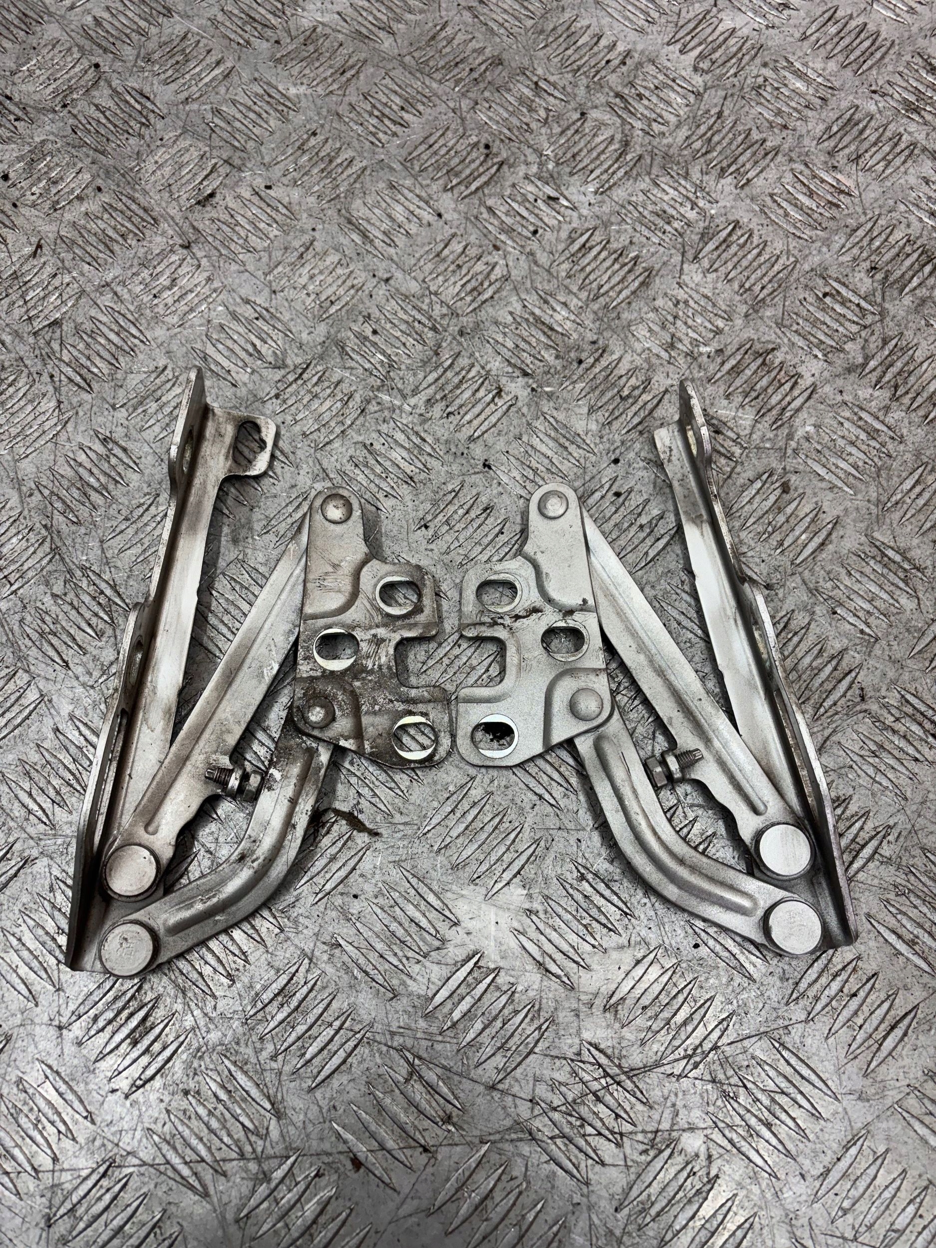 PANTY PREDNEJ KAPOTY OPEL CORSA D