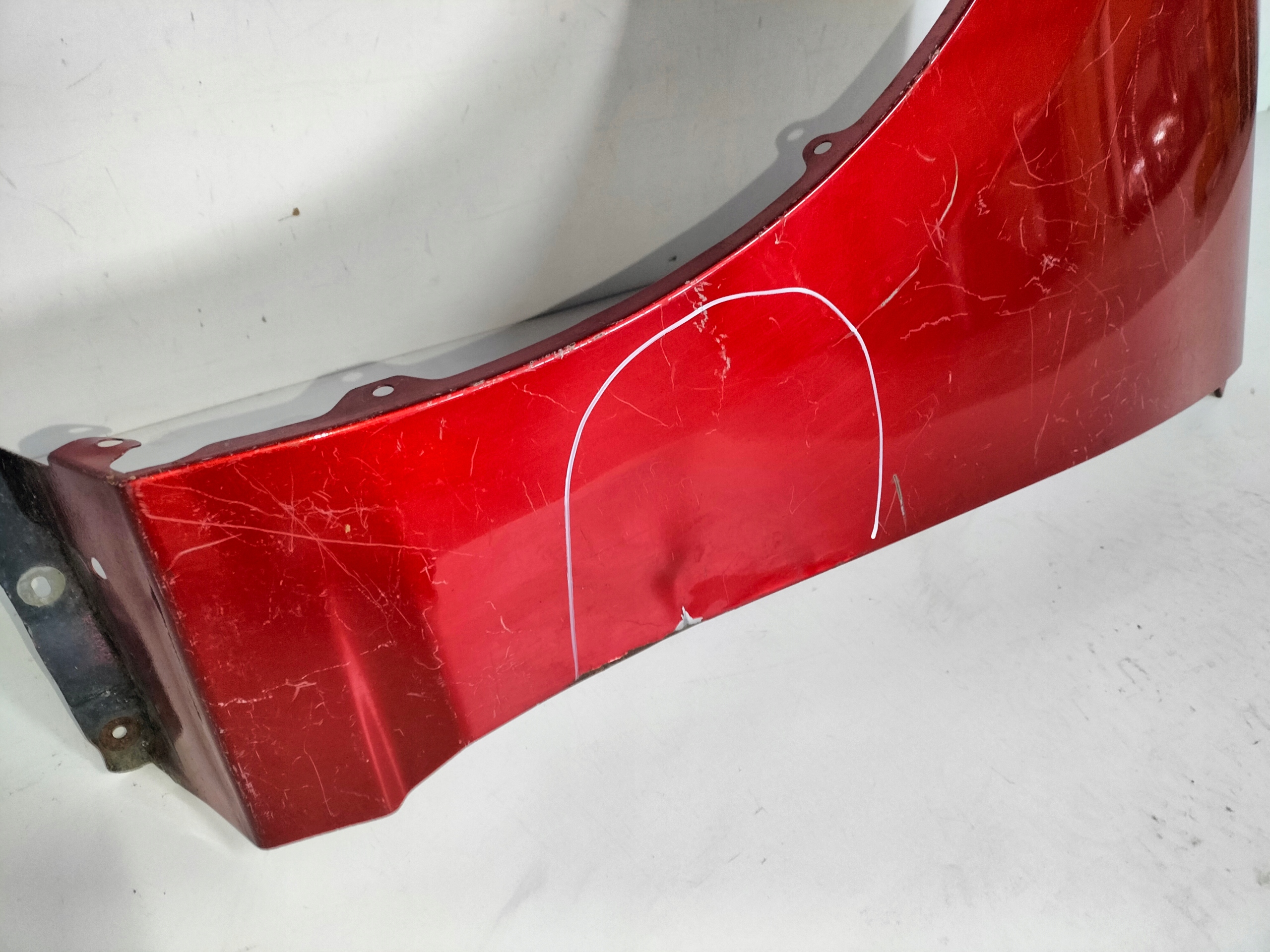 ĽAVÝ PREDNÝ BLATNÍK MAZDA 3 BM 13-