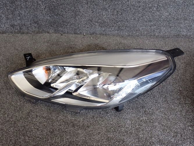 FORD FIESTA MK8 VIII 17- LAVE PREDNE SVETLO BEZ LED