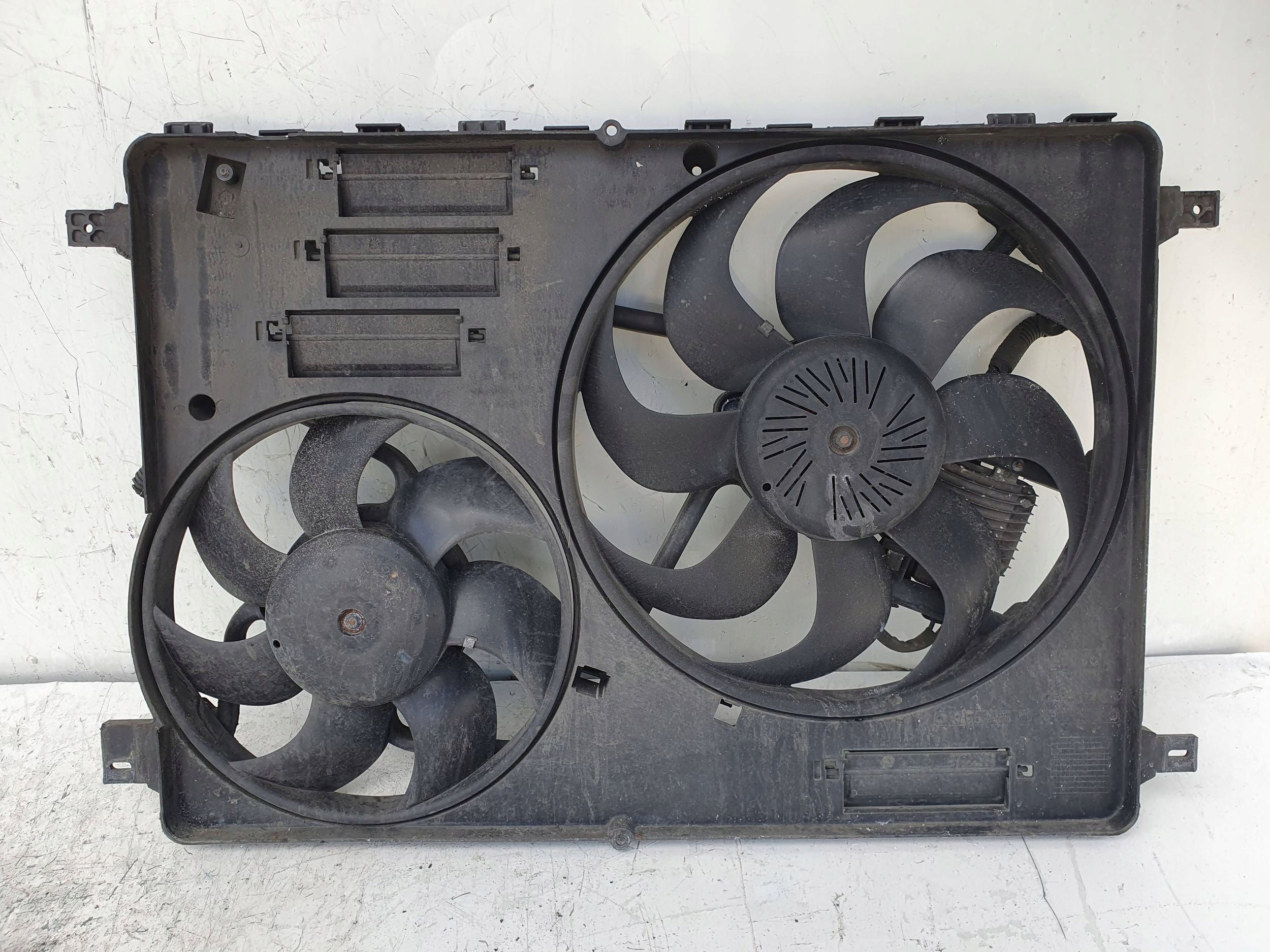 Volvo XC60 6G91-8C607-ND 2.4d VENTILATOR CHLADICA