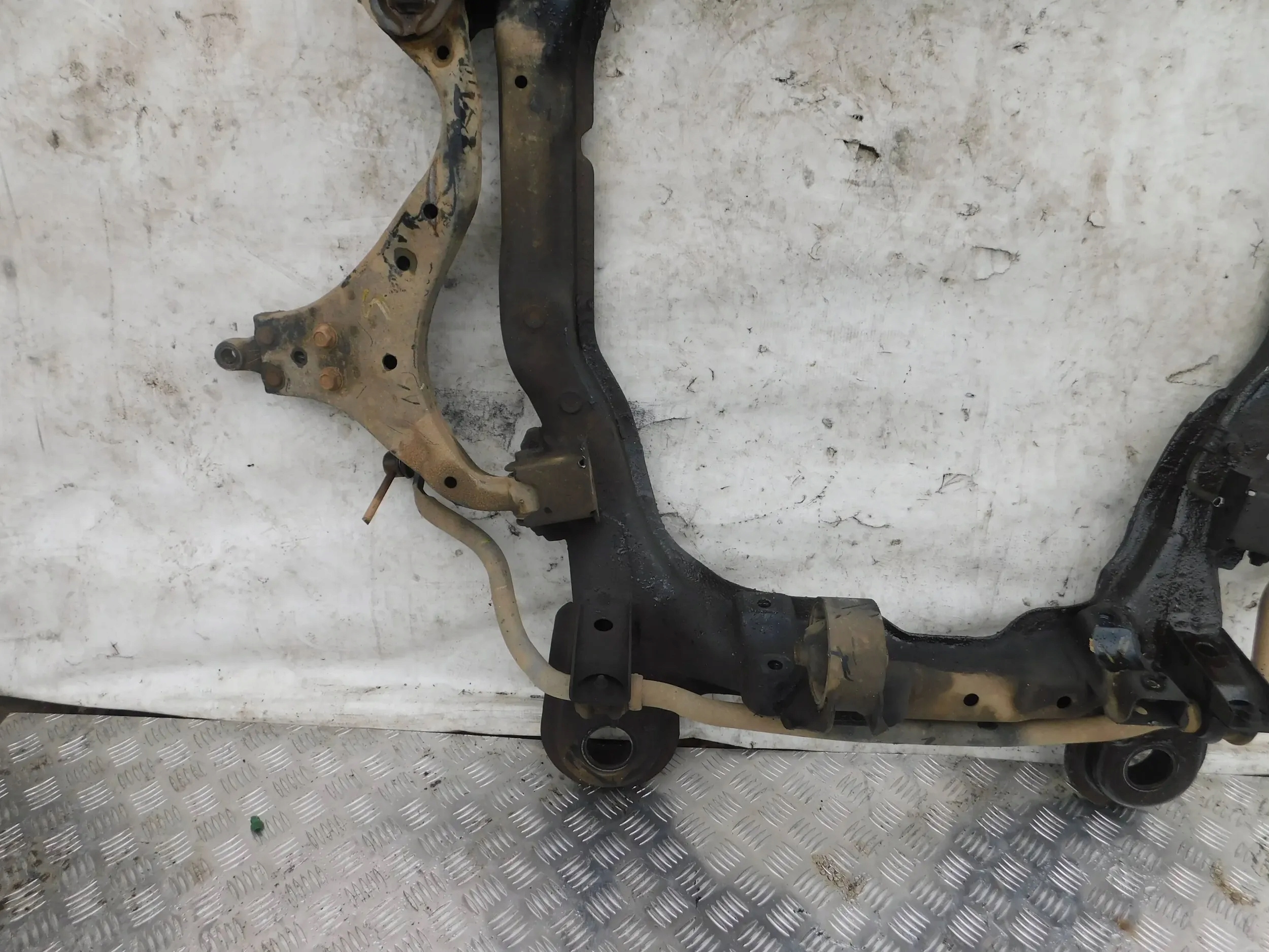 PREDNÁ NÁPRAVA HYUNDAI TUCSON I 04- 2.0 16V