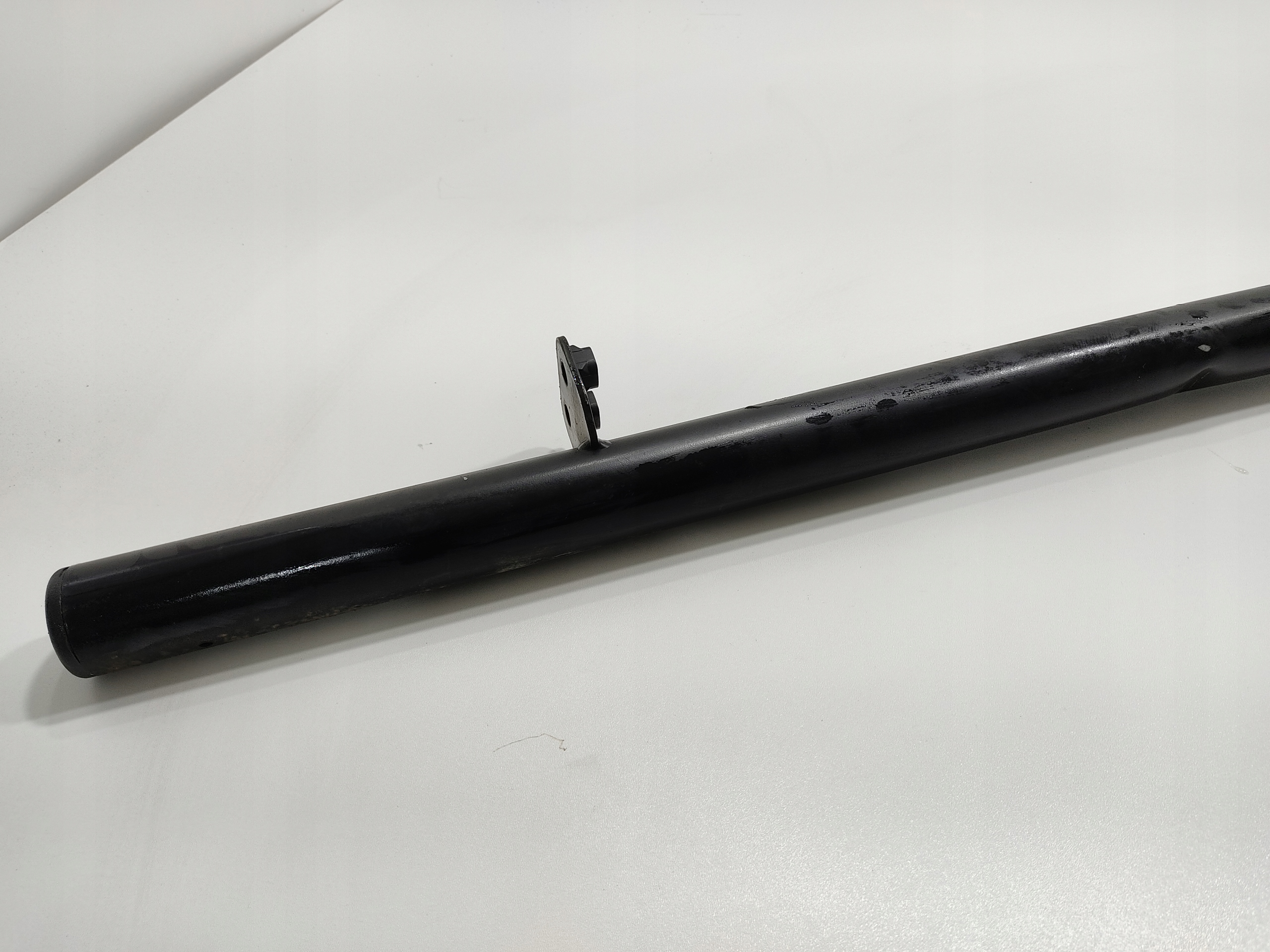 VÝSTUHA POD ZADNÝ NÁRAZNÍK NISSAN NAVARA IV D23 NP300 2015-2022