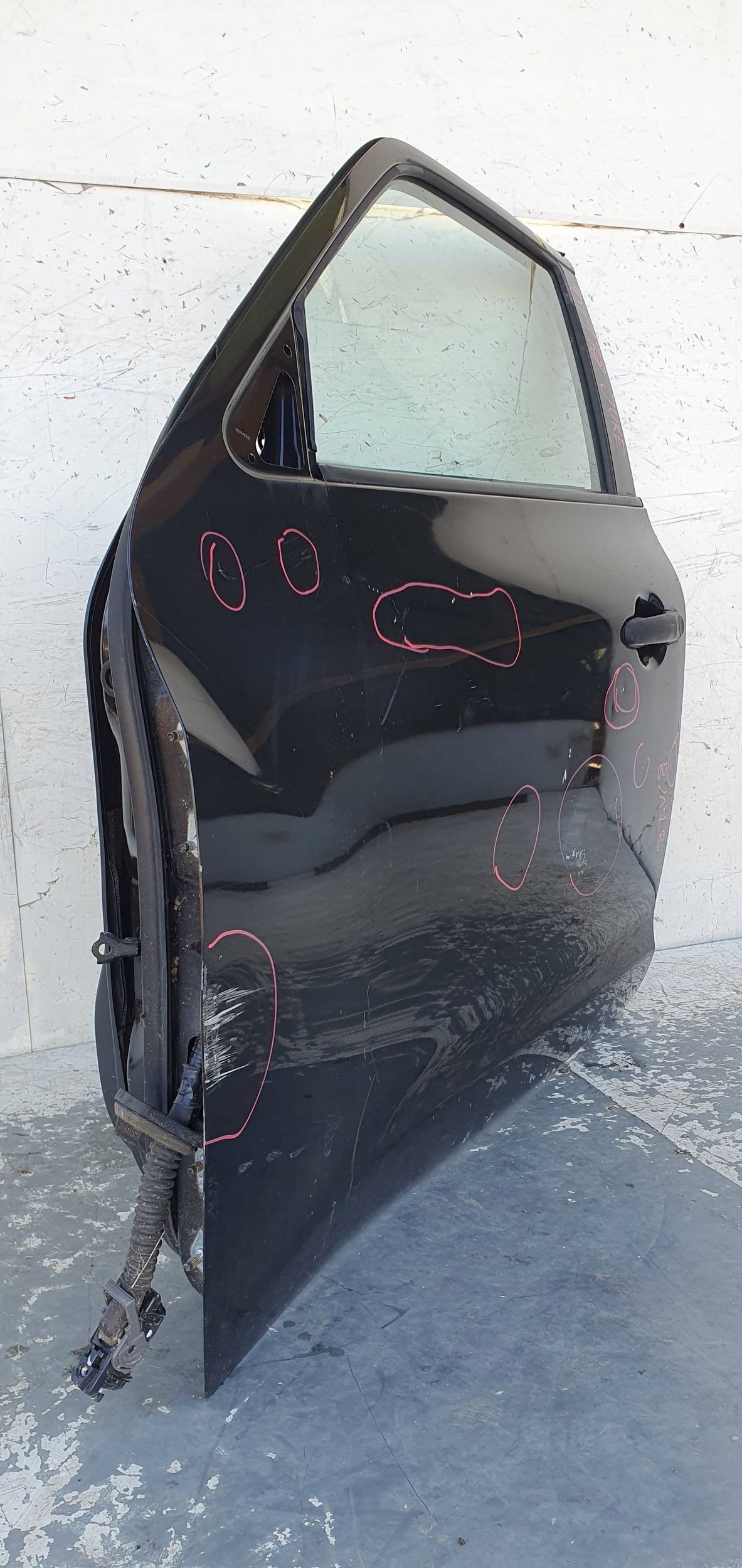 Nissan Juke I F15 LAVE PREDNE DVERE