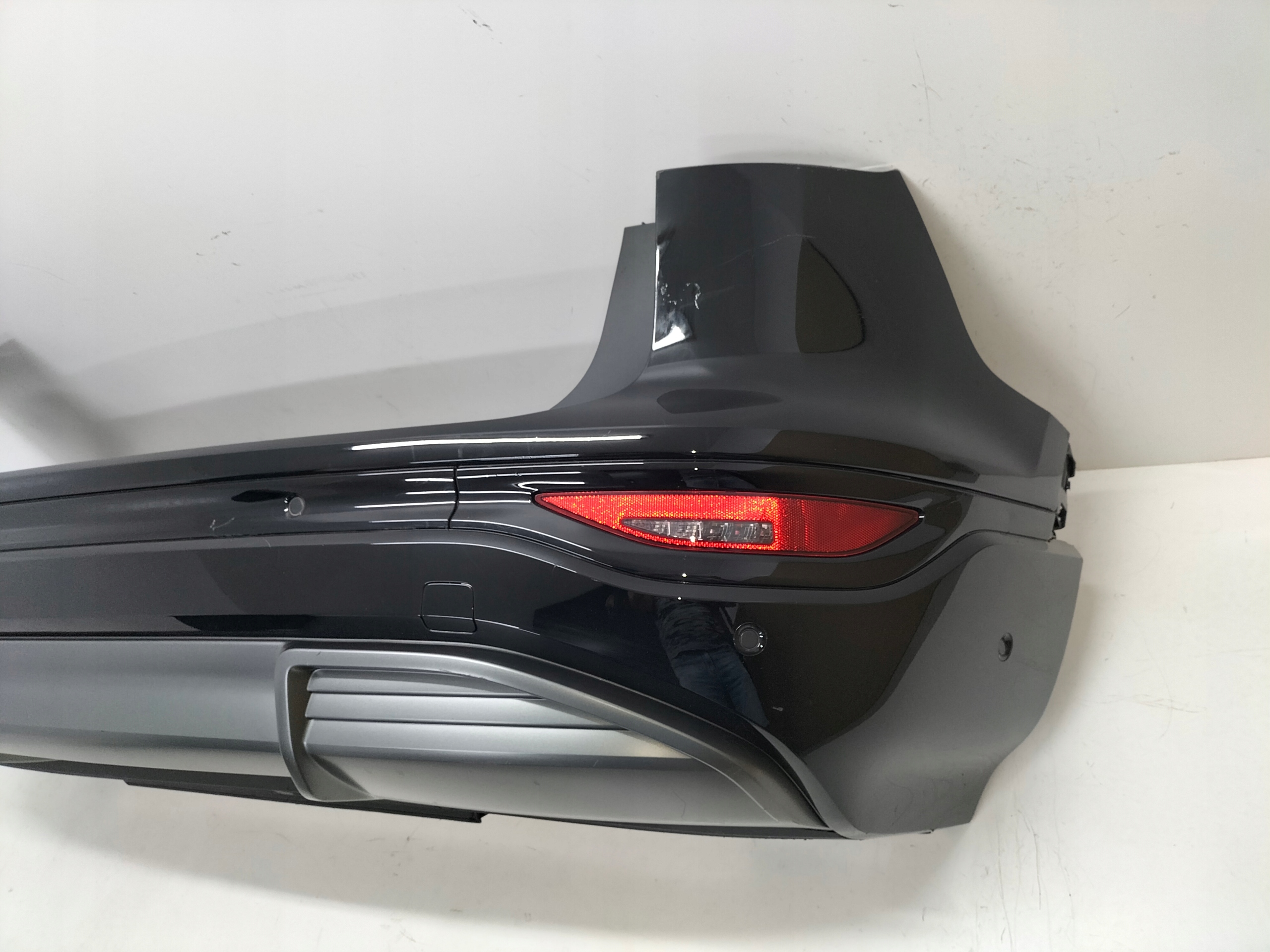 ZADNÝ NÁRAZNÍK AUDI Q6 85H E-TRON 24-