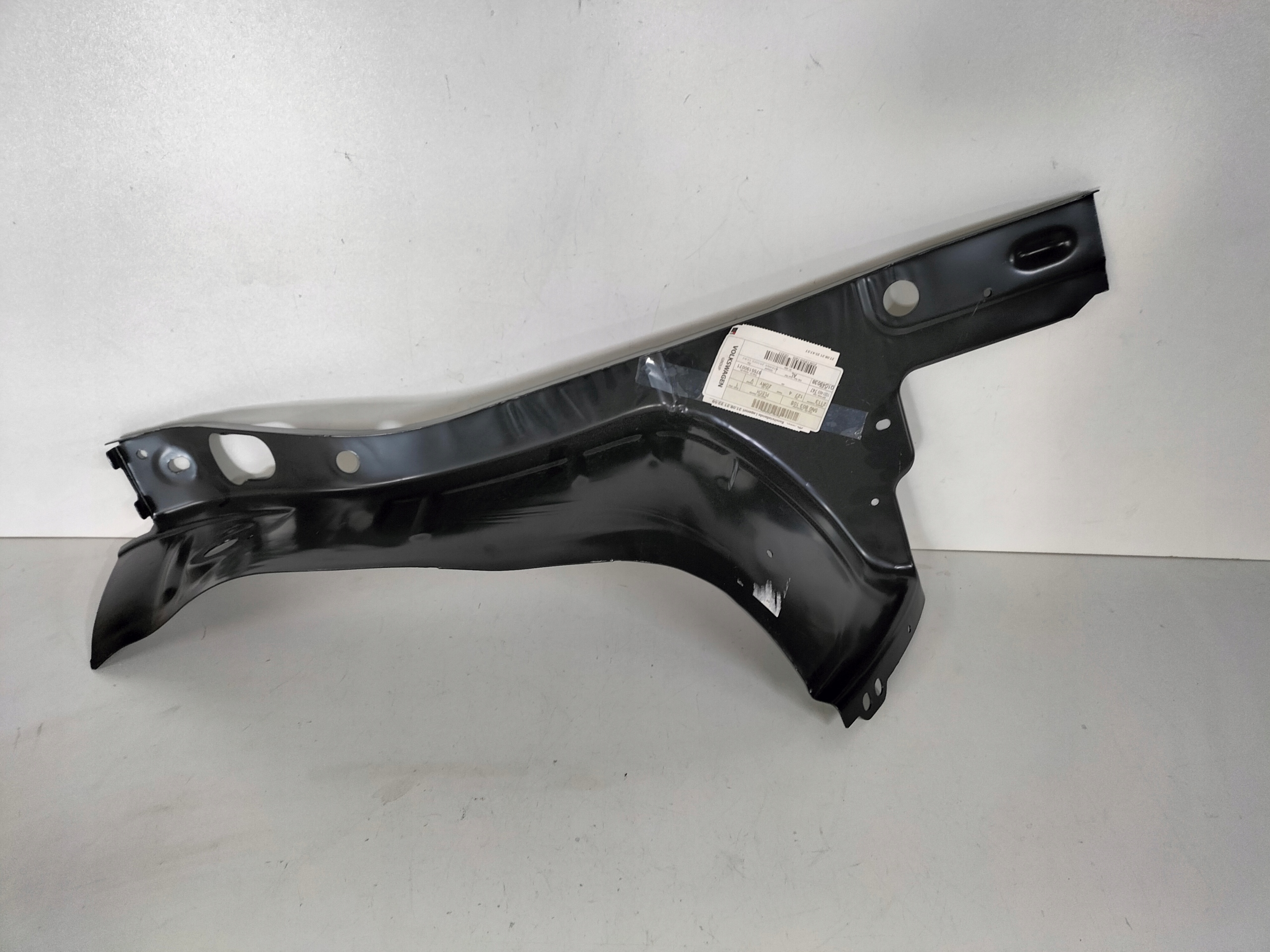 VYSTUŽENIE PRAVÉHO PREDNÉHO NOSNÍKA VW TIGUAN I 07-16