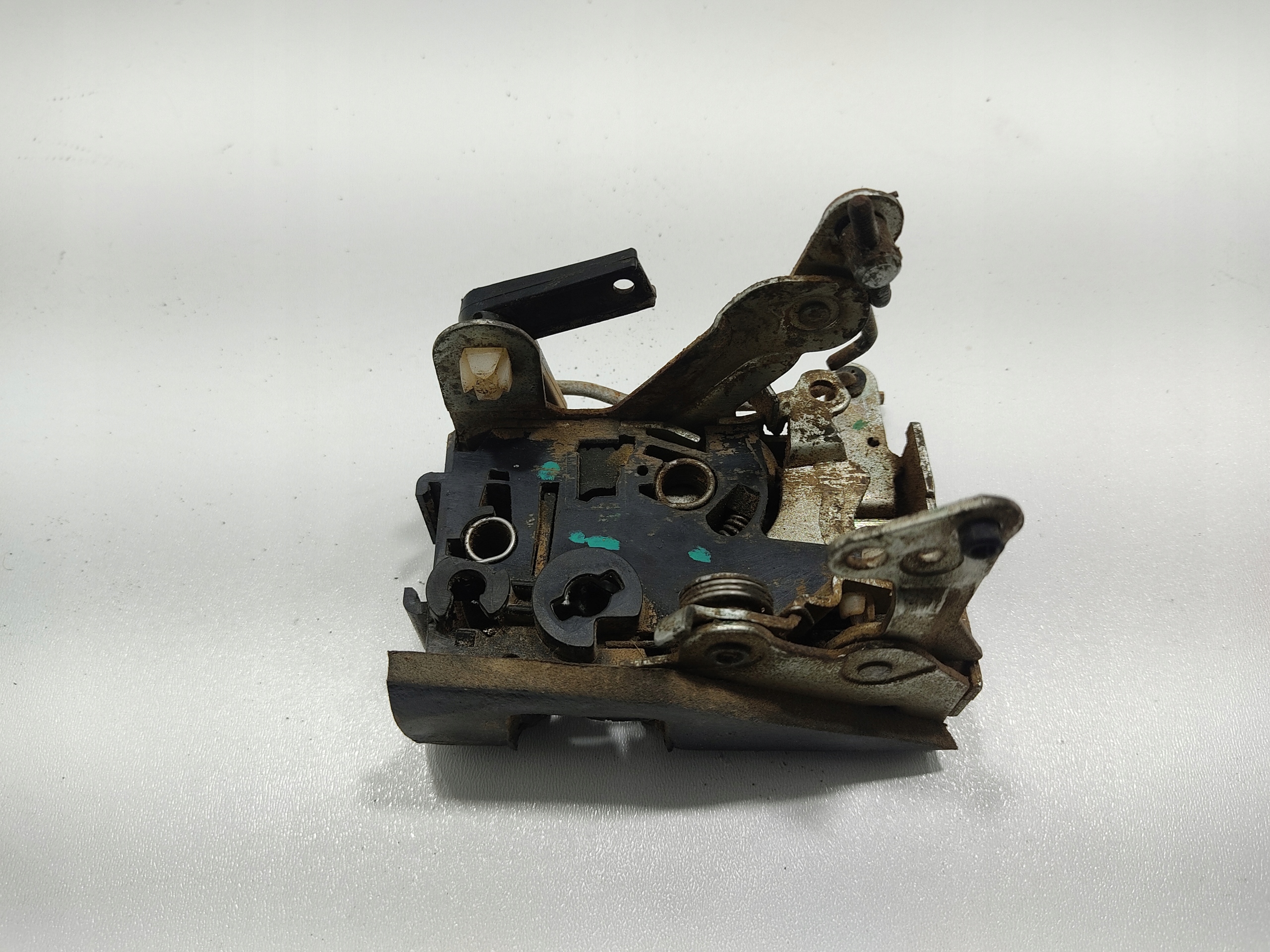 ZAMOK PRAVYCH PREDNYCH DVERI LAND ROVER DEFENDER 1999-2014 EUROPA