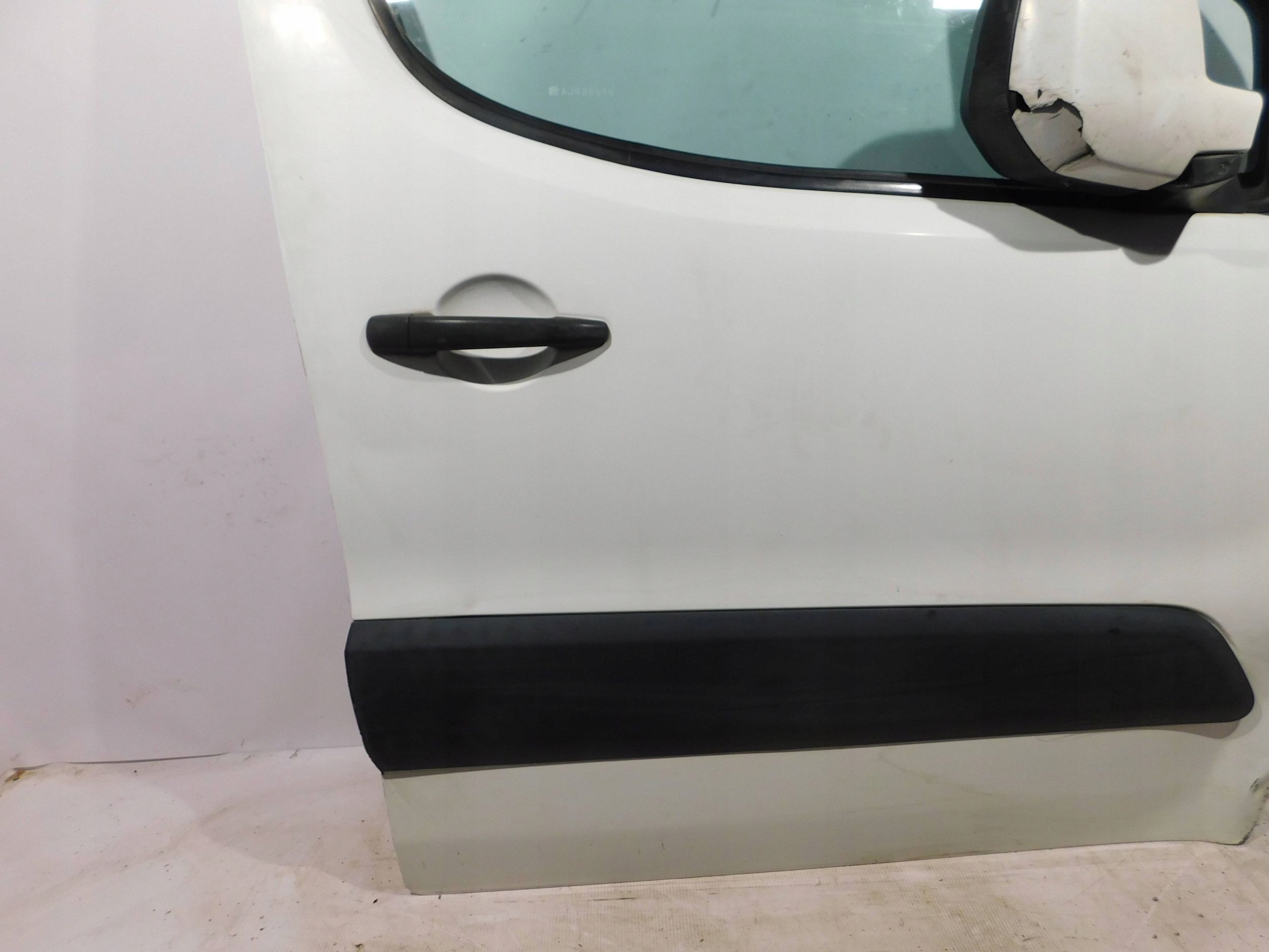 PRAVE PREDNE DVERE CITROEN BERLINGO PEUGEOT PARTNER 08-