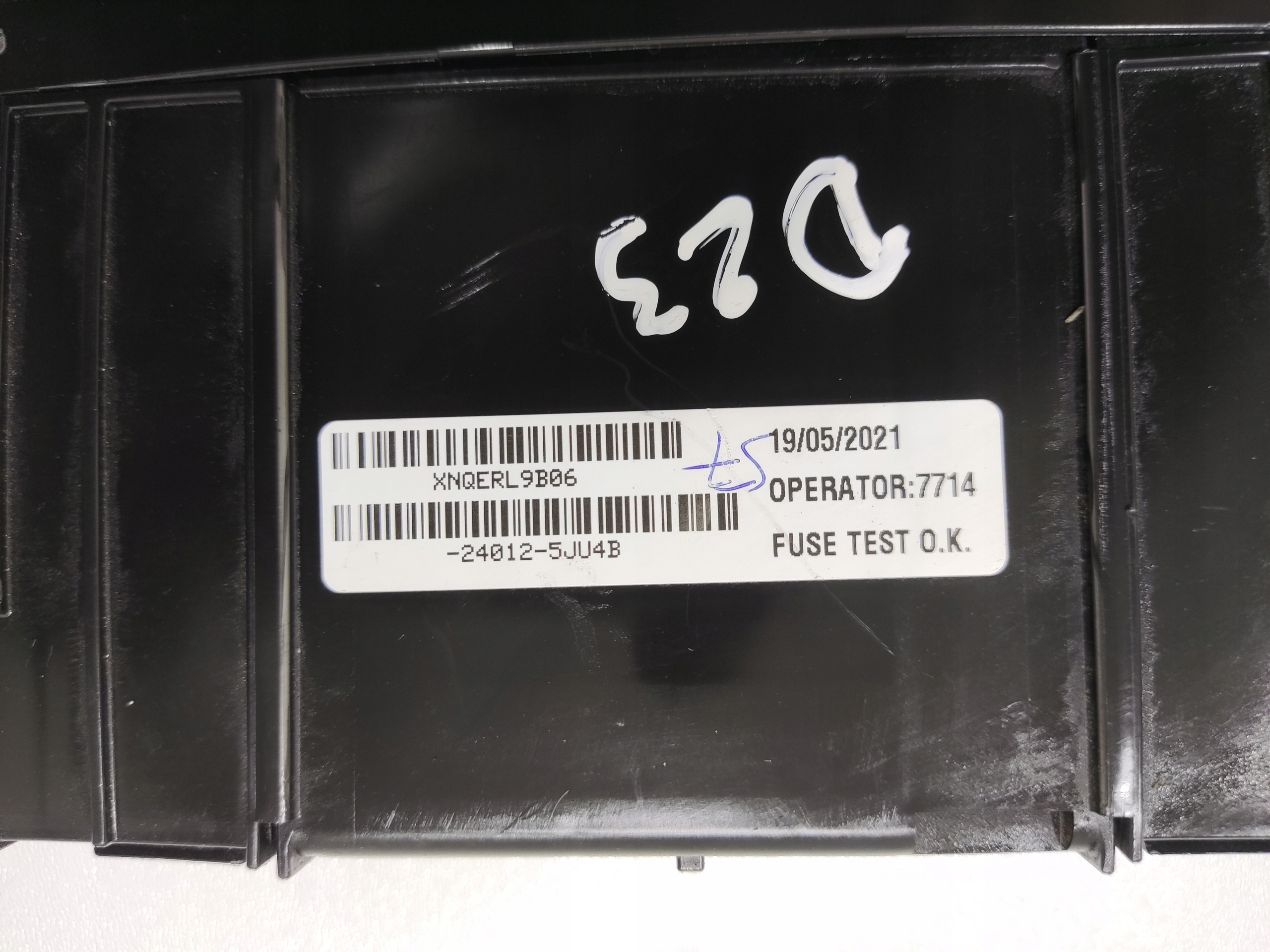 PLUSOVY KONTAKT AUTOBATERIE NISSAN NAVARA D23 24012-5JU4B