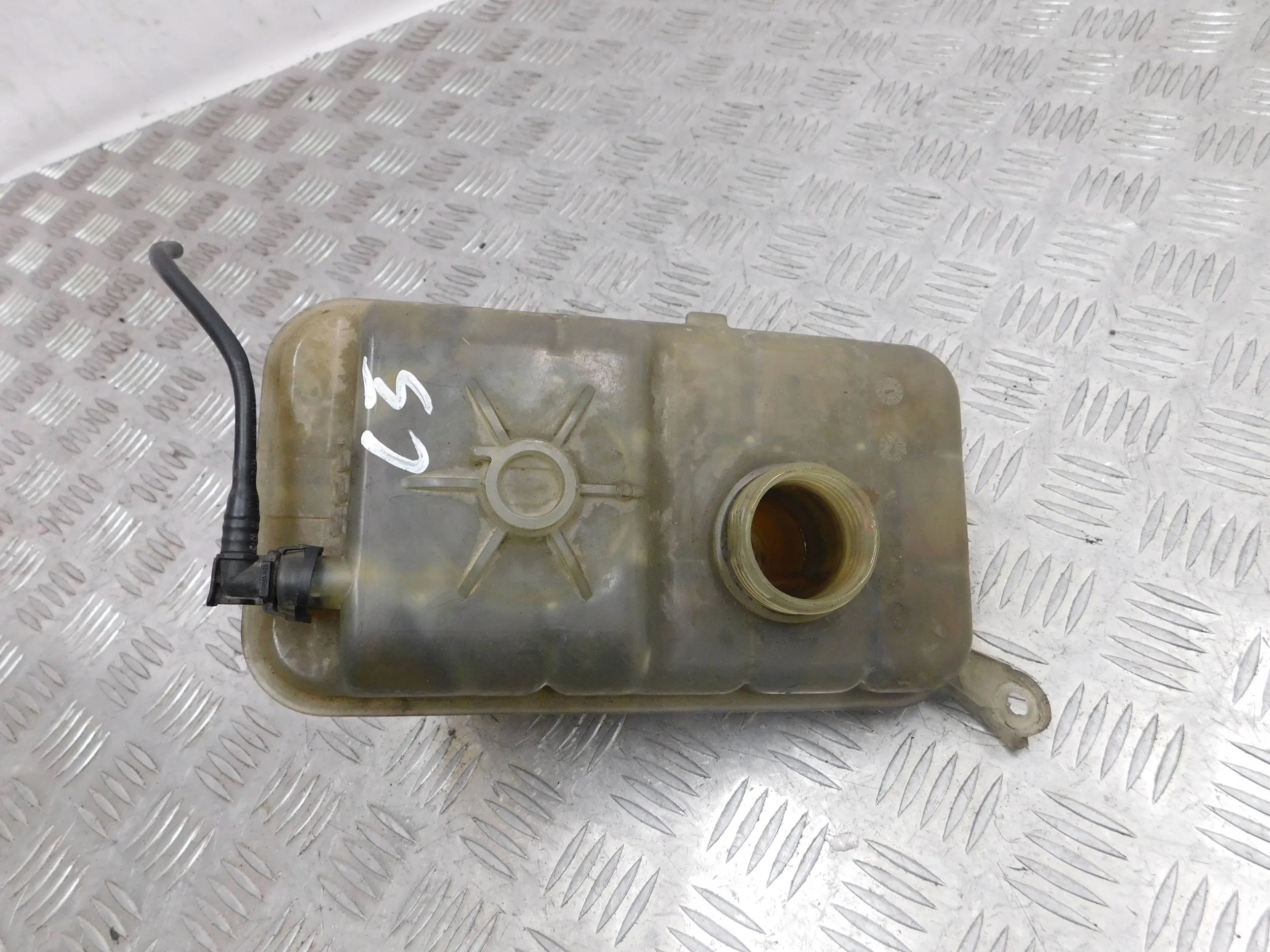 VYROVNAVACIA NADOBKA CITROEN C5 III 2.0 HDI