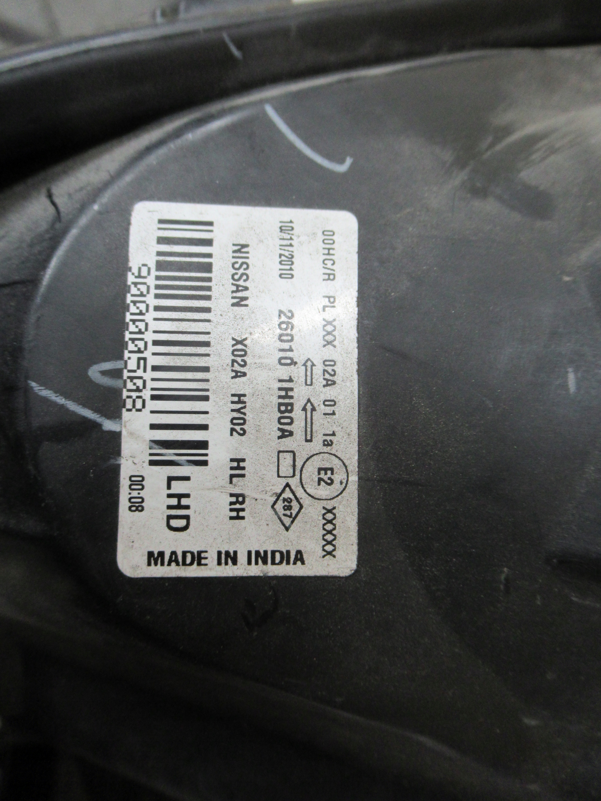 PRAVE PREDNE SVETLO NISSAN MICRA K13 10-