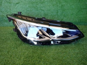 VW GOLF VIII 8 LED PRAVE PREDNE SVETLO 5H1941006B VW GOLF VIII 8 LED PRAVE PREDNE SVETLO 5H1941006B